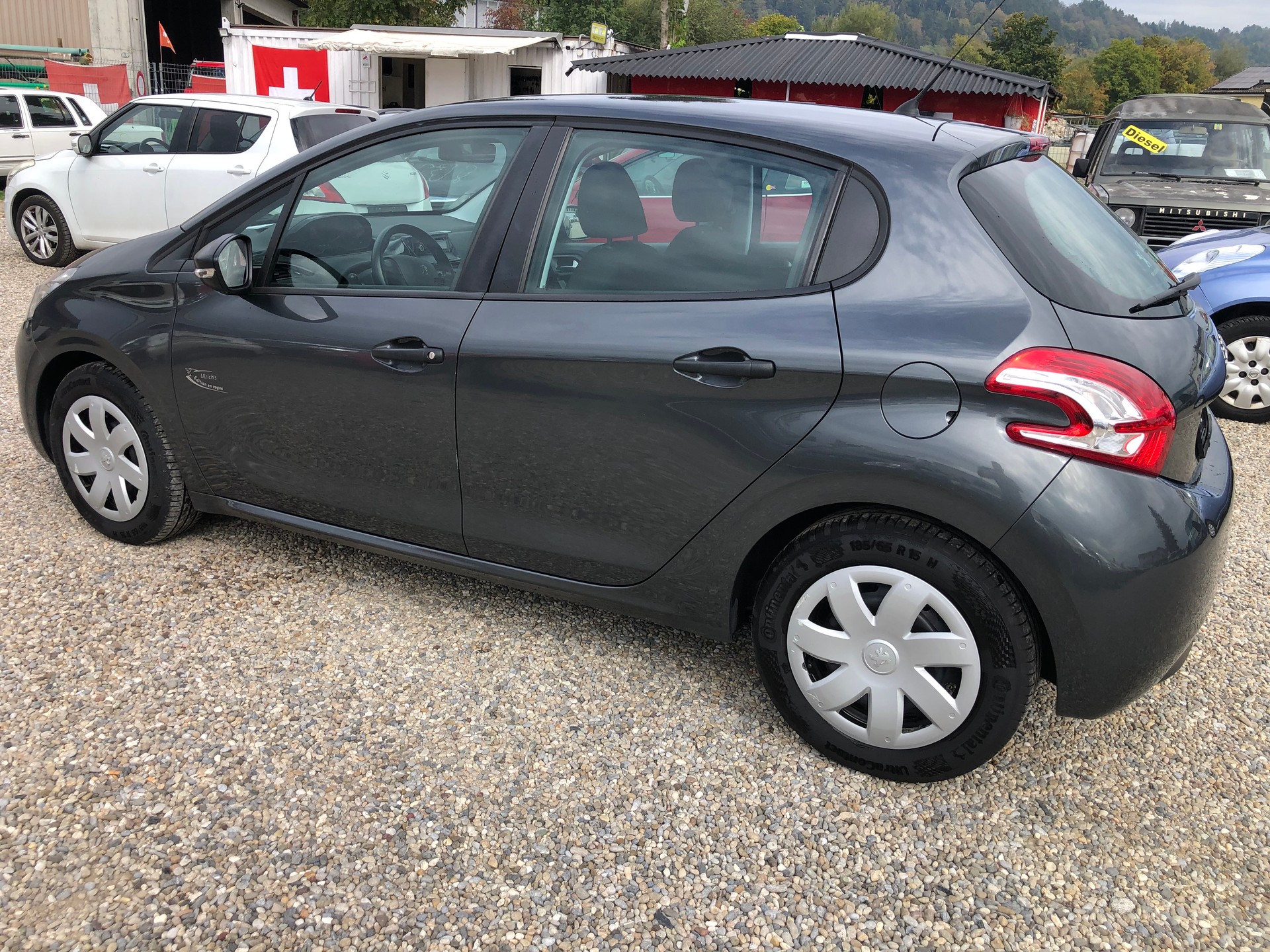 PEUGEOT 208 1.2 VTI Active-image-4
