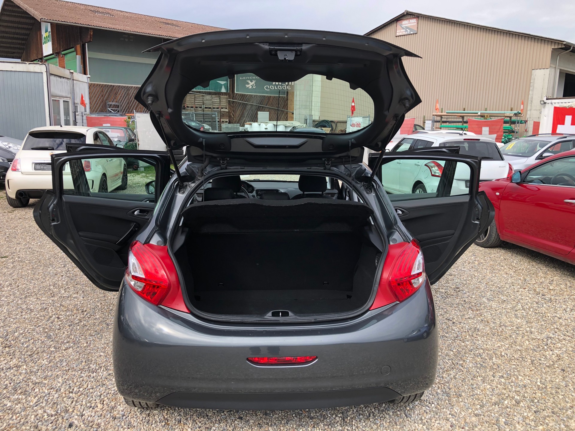 PEUGEOT 208 1.2 VTI Active-image-10