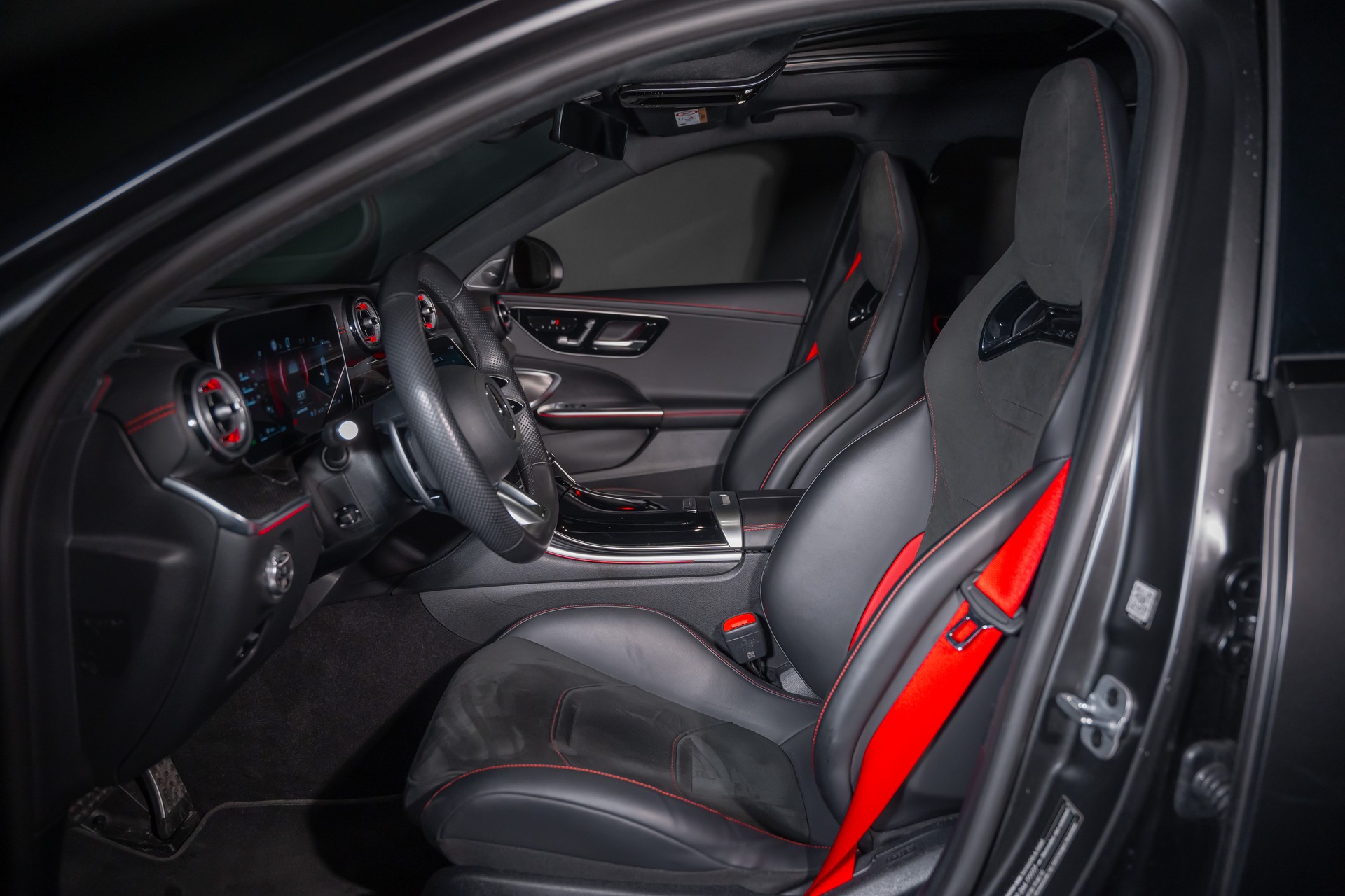 MERCEDES-BENZ C 43 AMG-image-11
