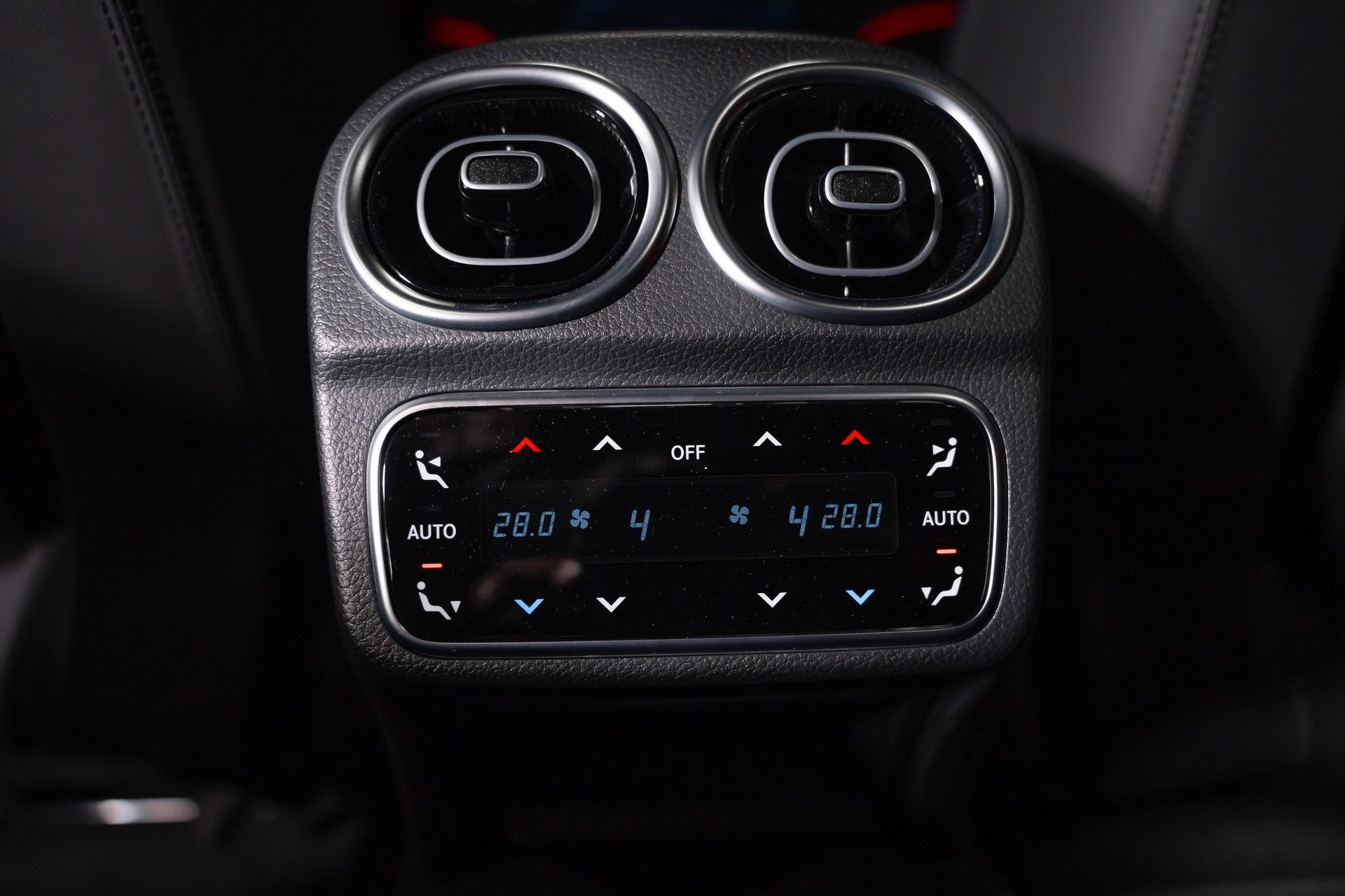 MERCEDES-BENZ C 43 AMG-image-17