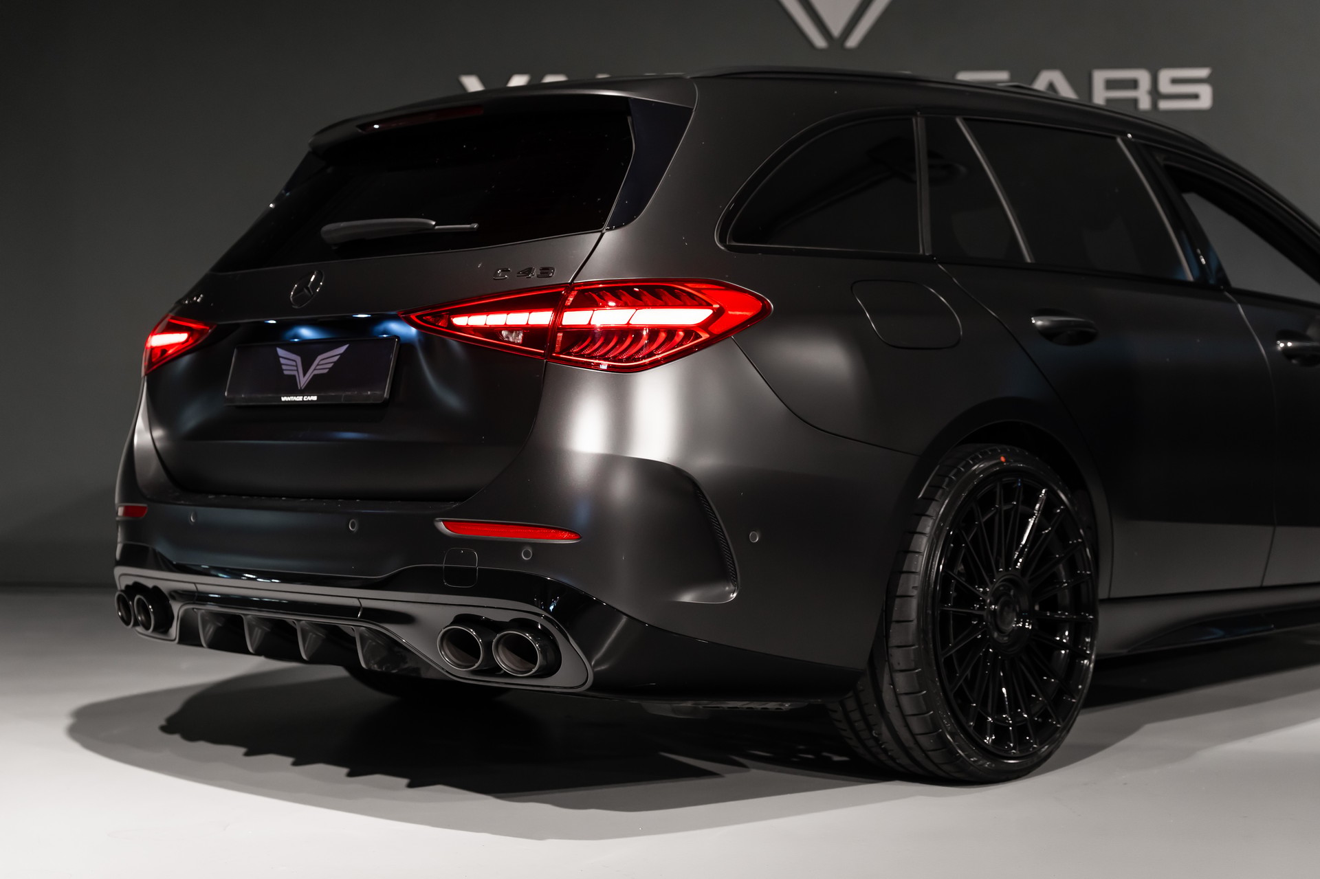 MERCEDES-BENZ C 43 AMG-image-7