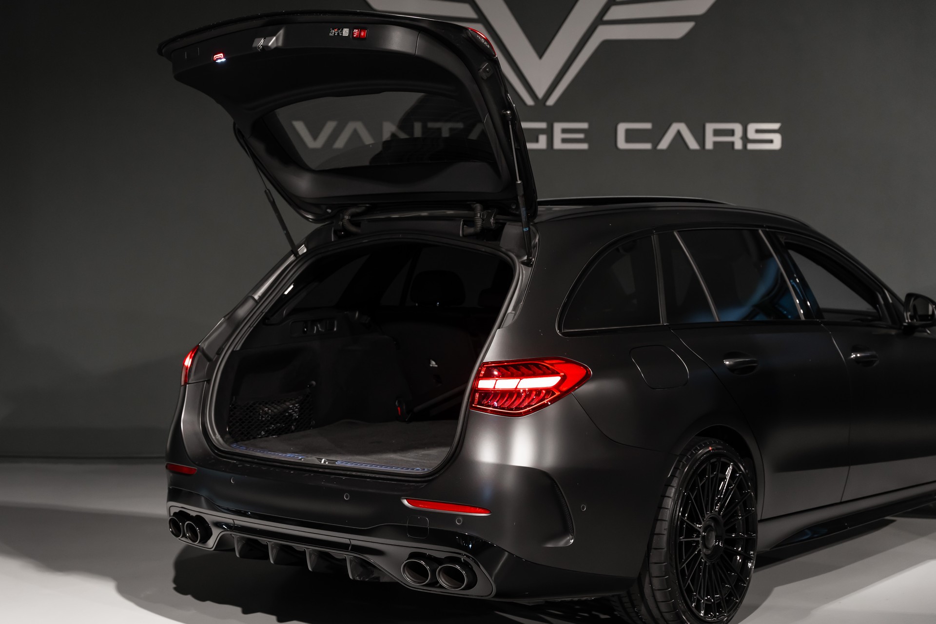MERCEDES-BENZ C 43 AMG-image-8