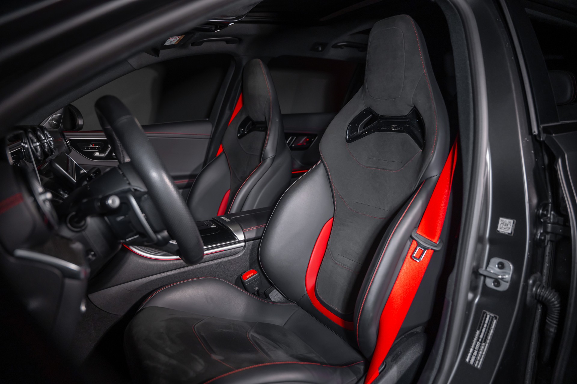 MERCEDES-BENZ C 43 AMG-image-12