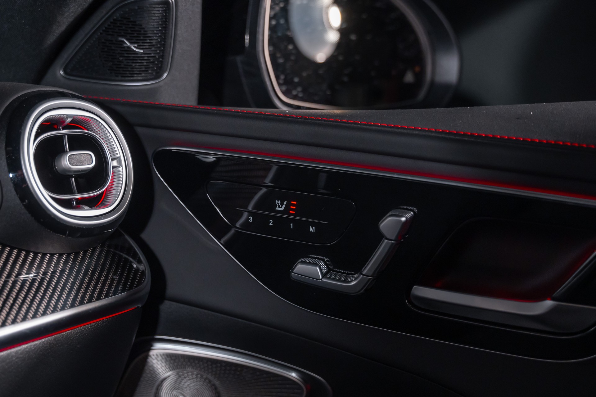 MERCEDES-BENZ C 43 AMG-image-24