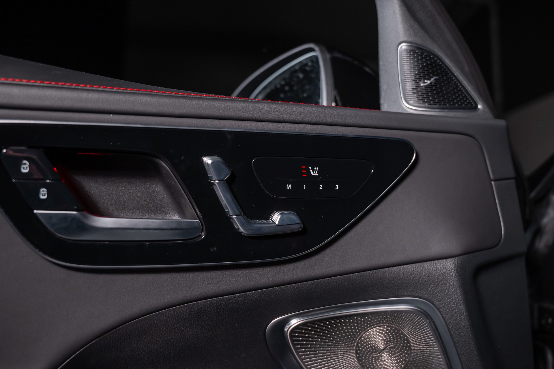 MERCEDES-BENZ C 43 AMG-image-13