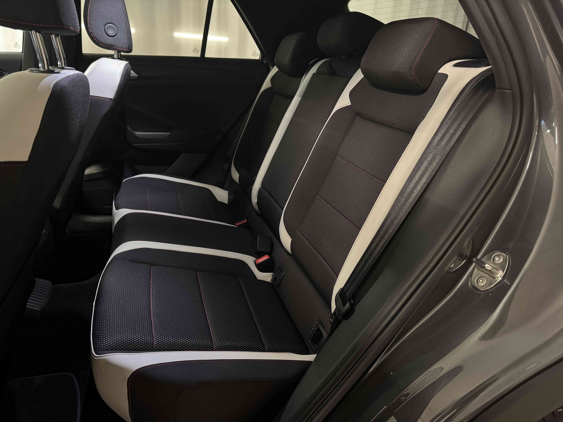 VW T-Roc 2.0 TSI Sport DSG 4Motion-image-12