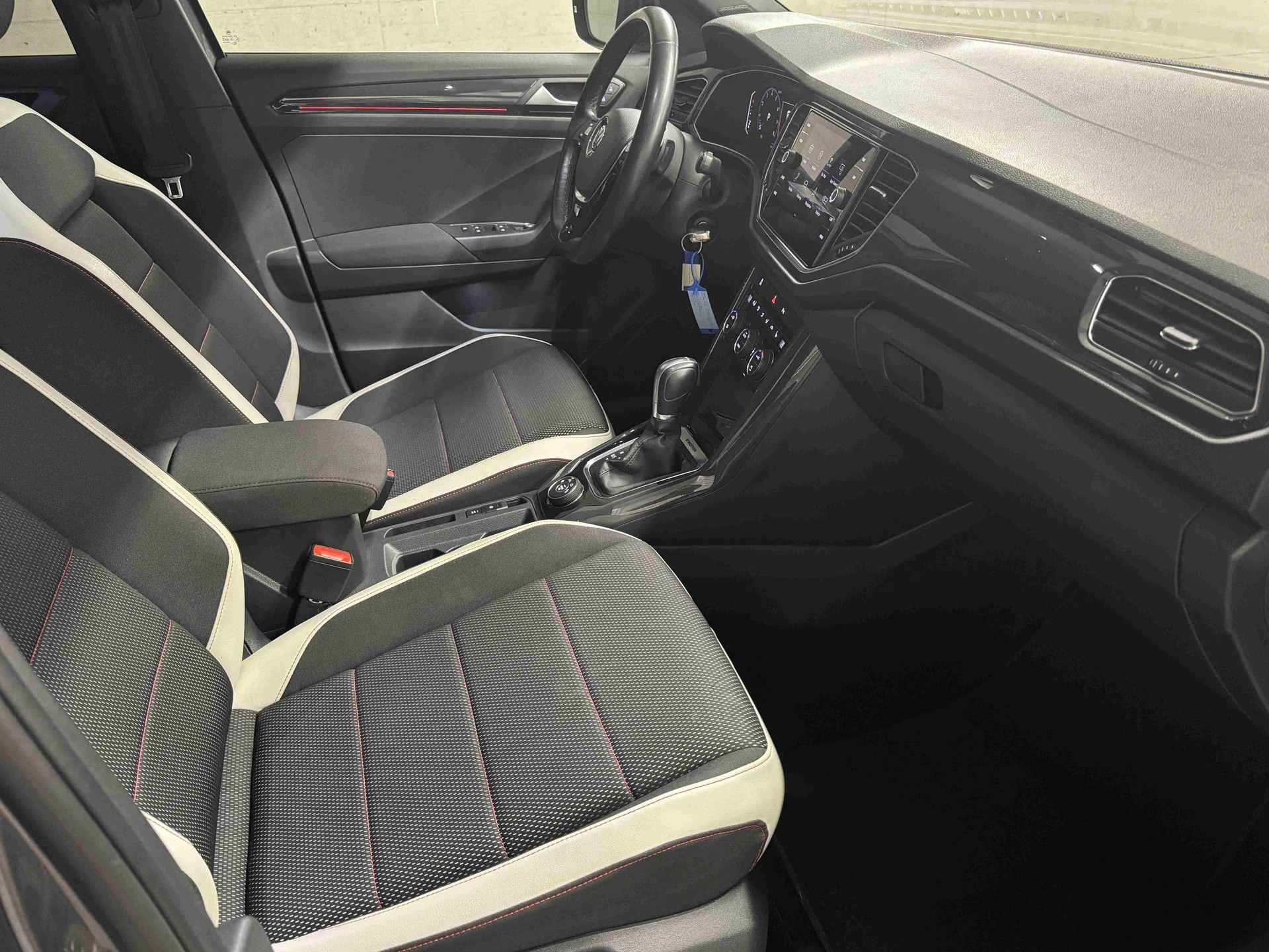 VW T-Roc 2.0 TSI Sport DSG 4Motion-image-11