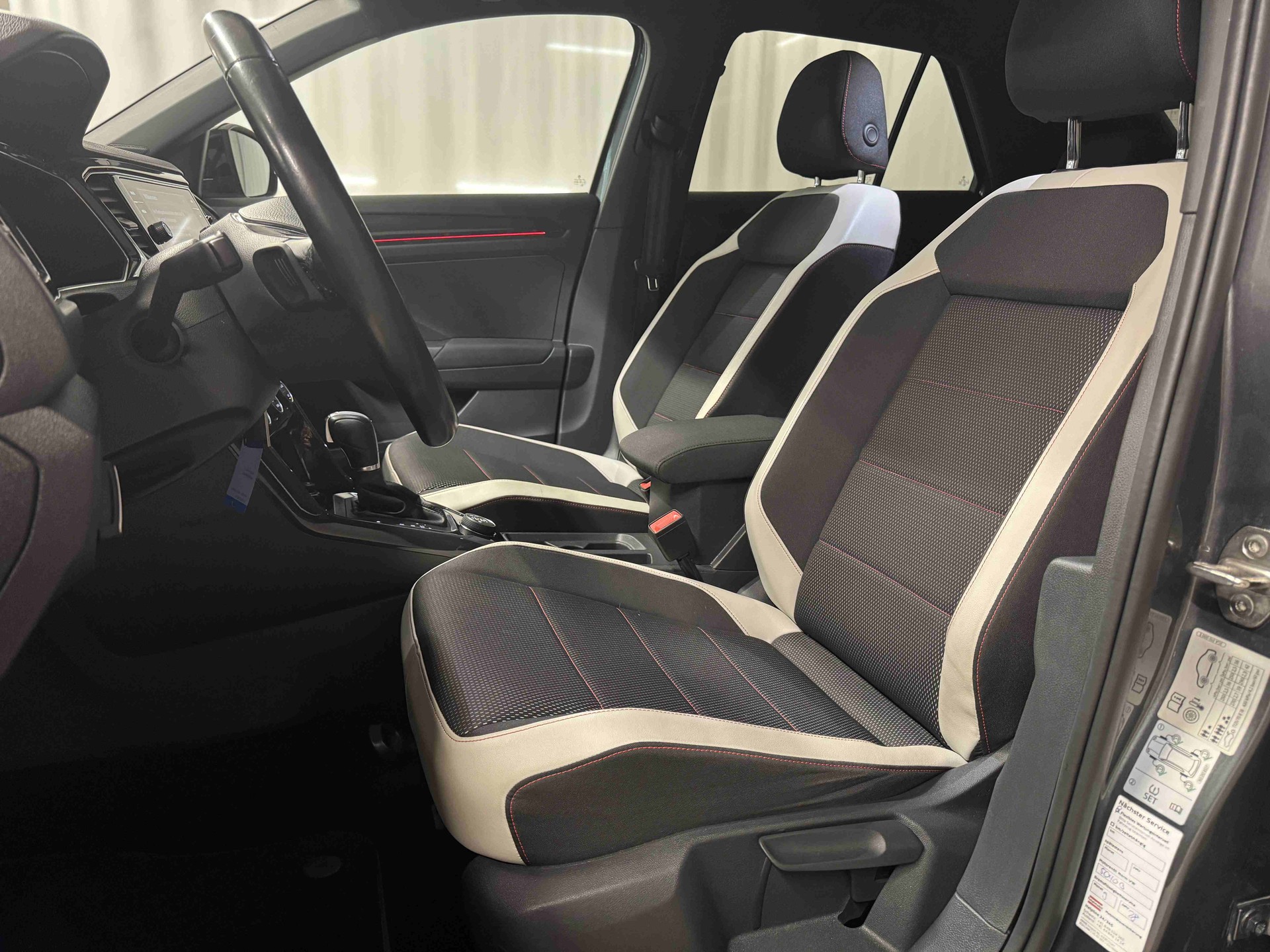 VW T-Roc 2.0 TSI Sport DSG 4Motion-image-6