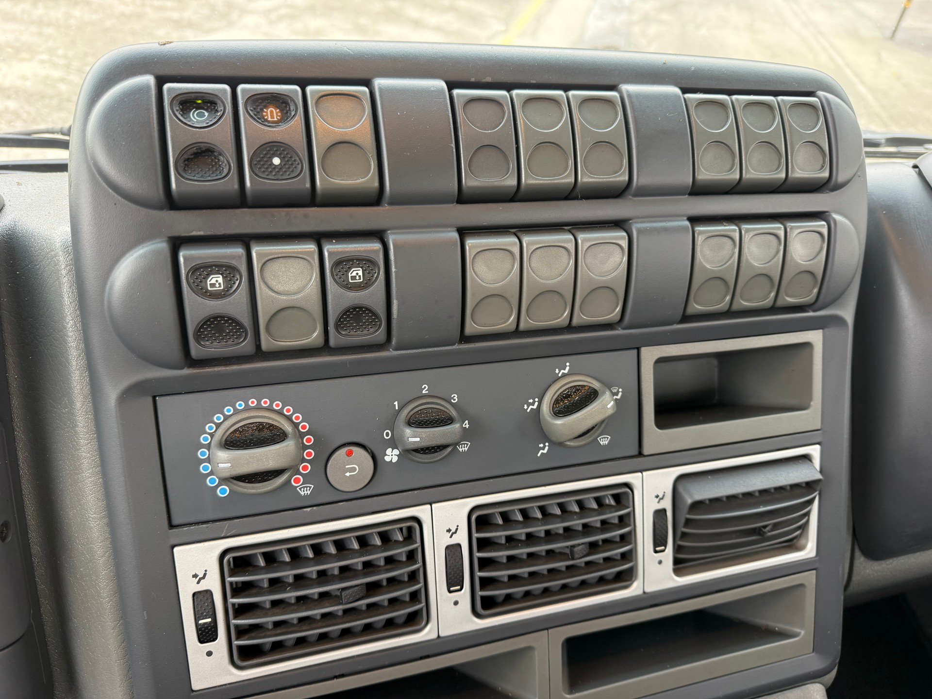 IVECO MI90e17/Fp-image-16