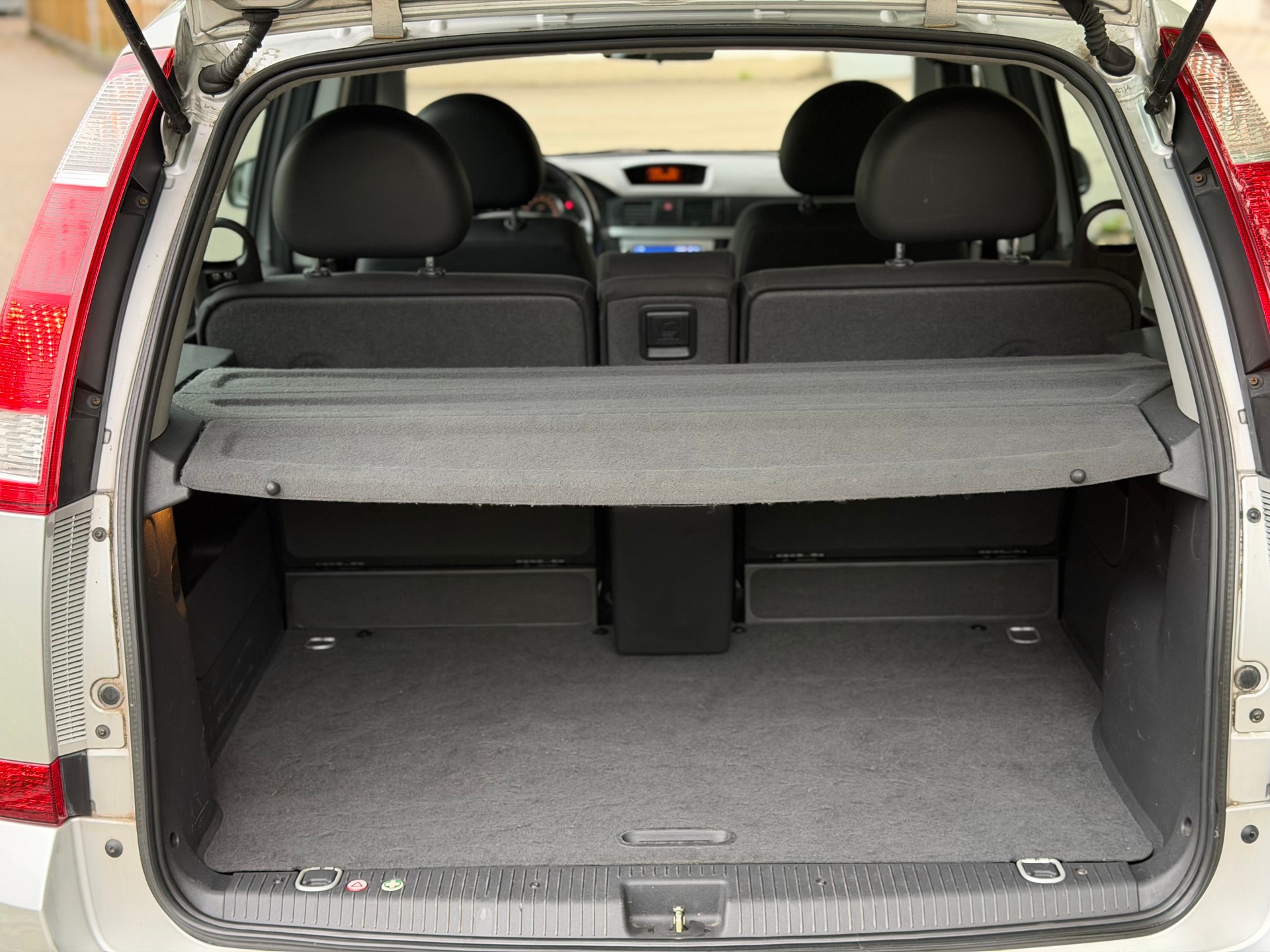 OPEL Meriva 1.7 CDTi Cosmo-image-10