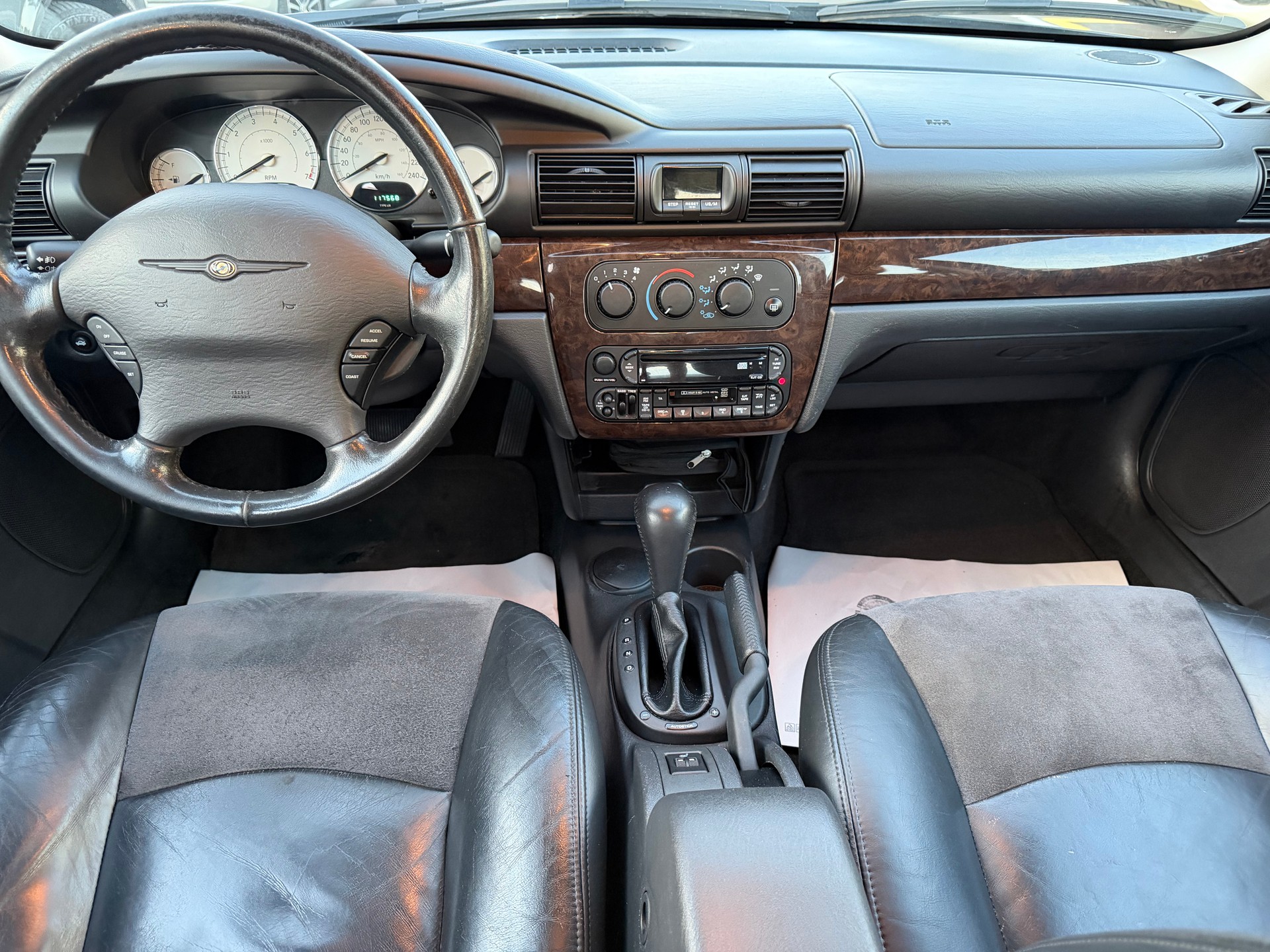 CHRYSLER Sebring 2.7 V6 Limited (LX)-image-10