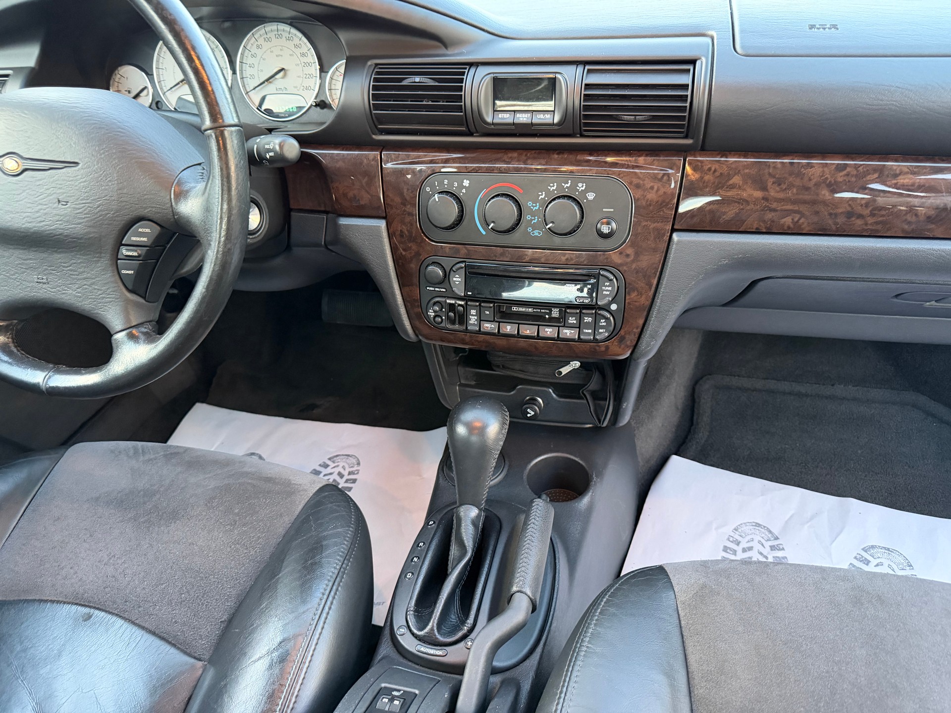 CHRYSLER Sebring 2.7 V6 Limited (LX)-image-14