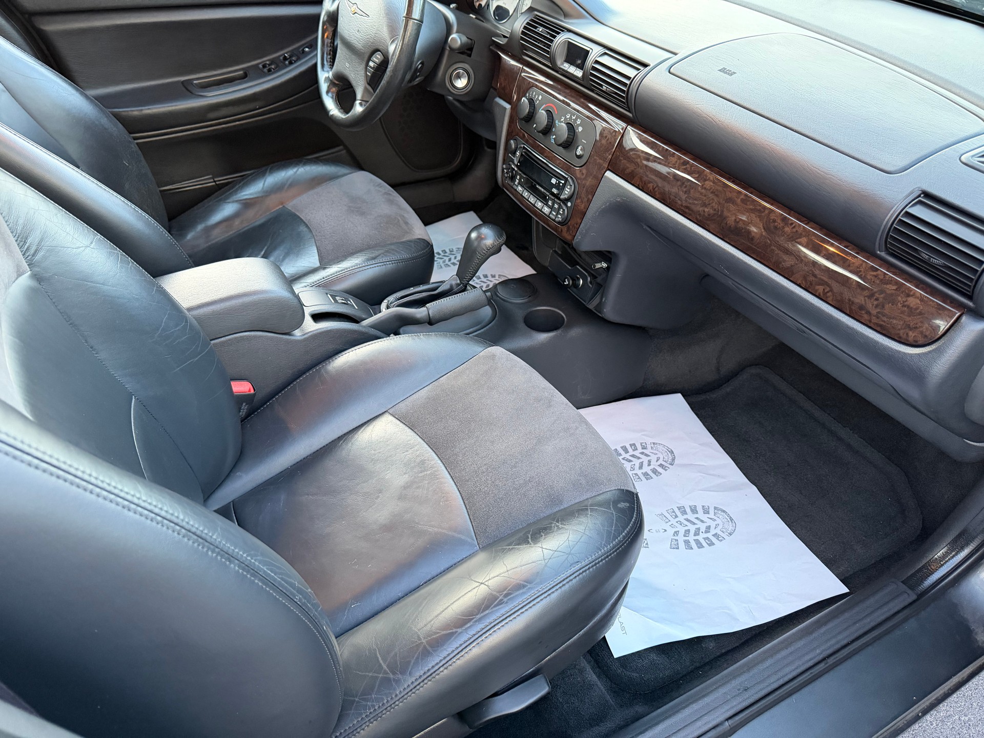 CHRYSLER Sebring 2.7 V6 Limited (LX)-image-13