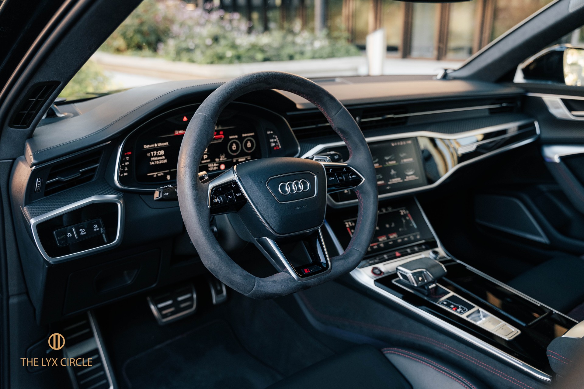AUDI RS6 Avant 4.0 TFSI V8 Performance quattro-image-11