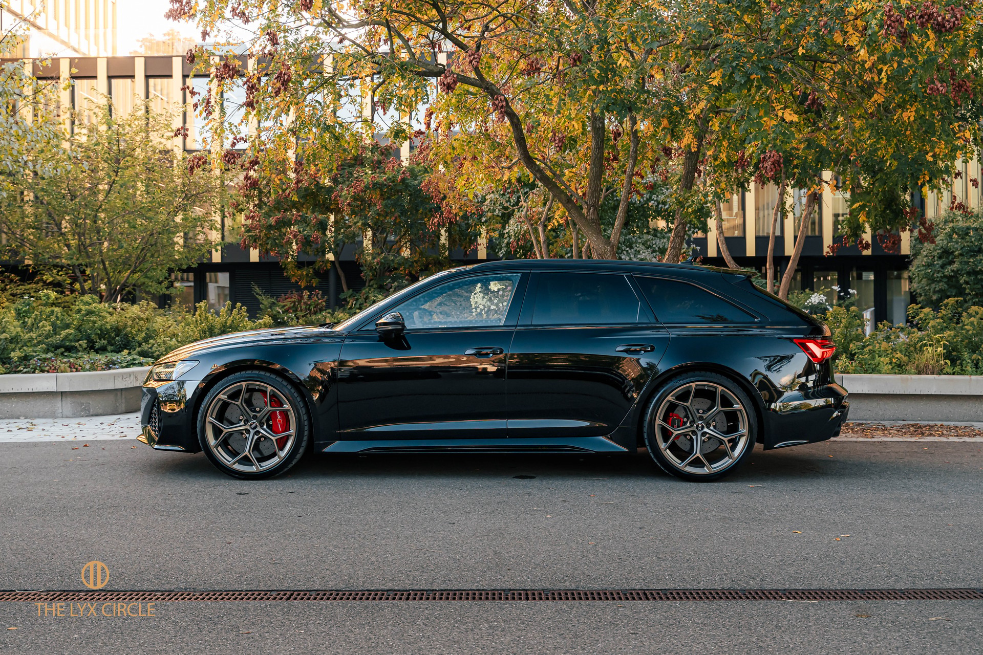 AUDI RS6 Avant 4.0 TFSI V8 Performance quattro-image-5