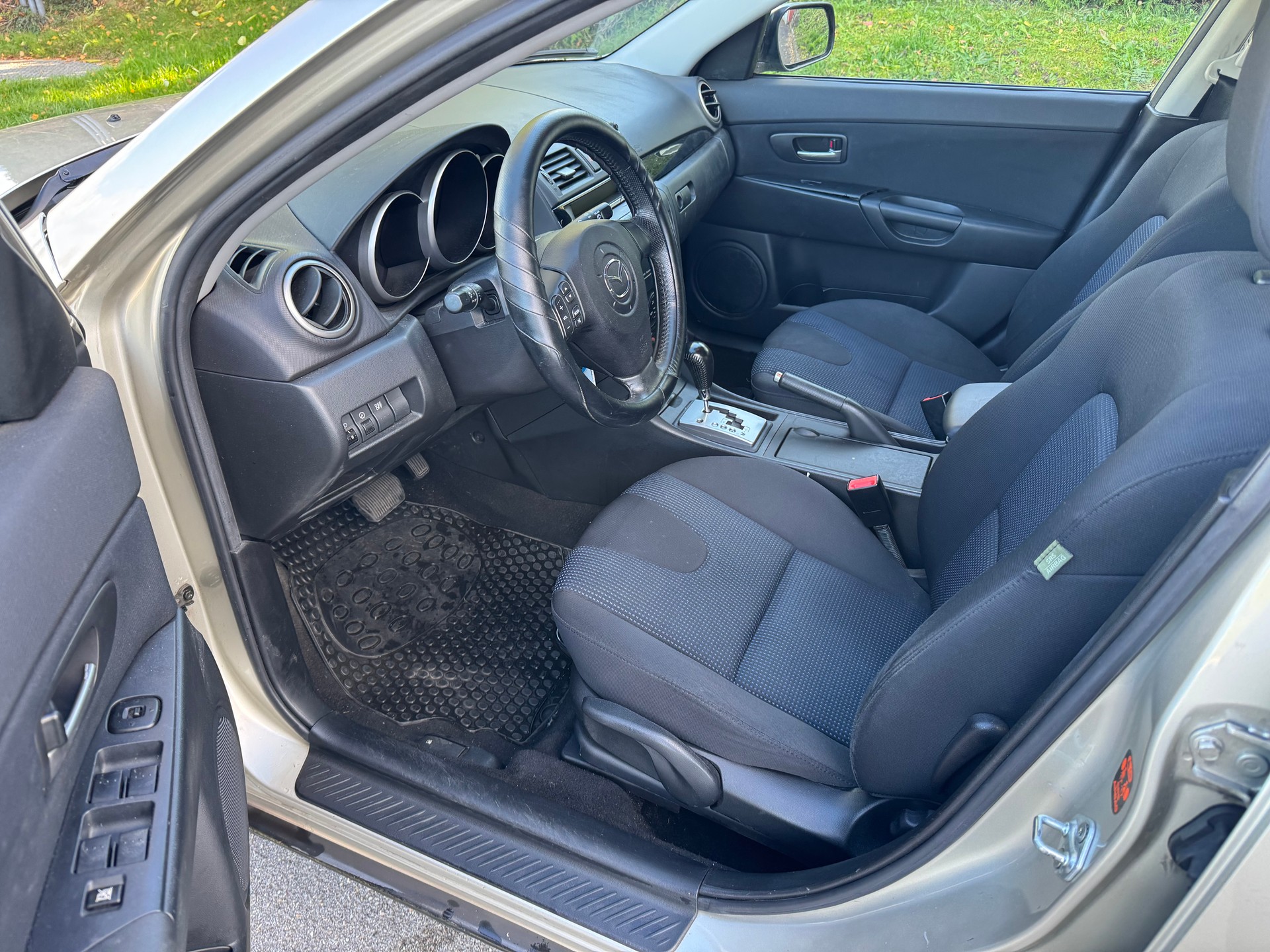 MAZDA 3 1.6 16V Confort-image-10