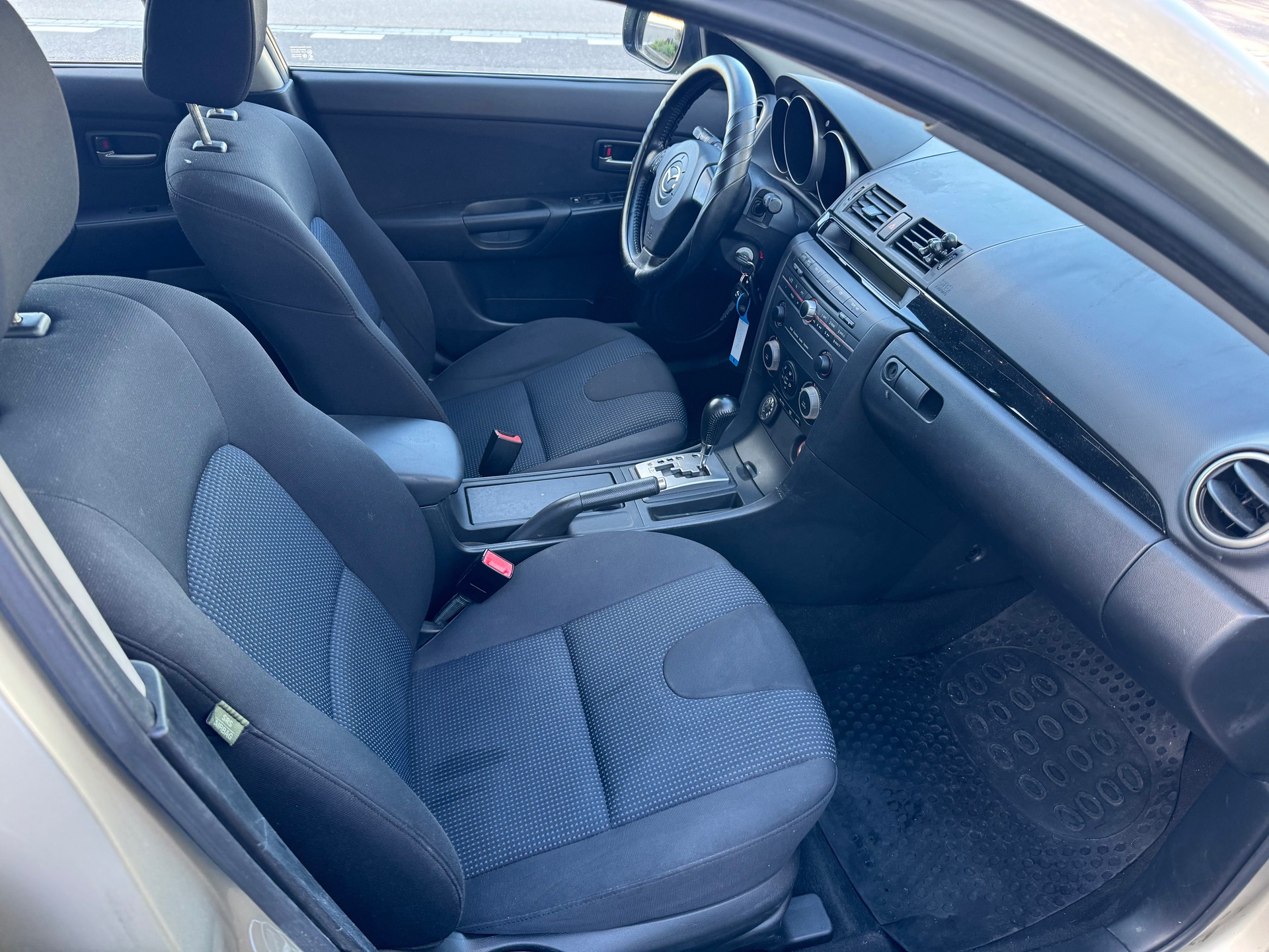 MAZDA 3 1.6 16V Confort-image-11
