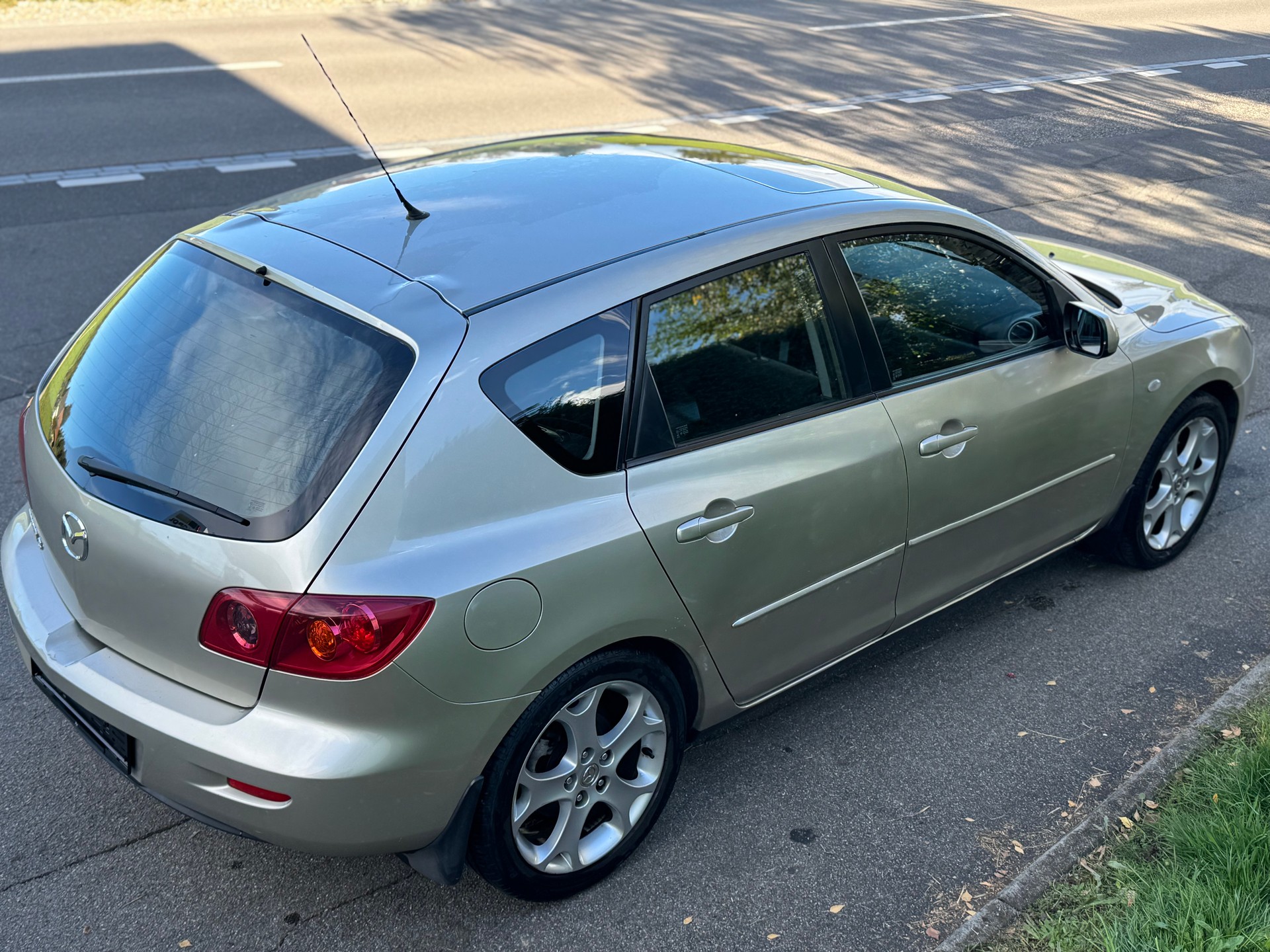 MAZDA 3 1.6 16V Confort-image-3