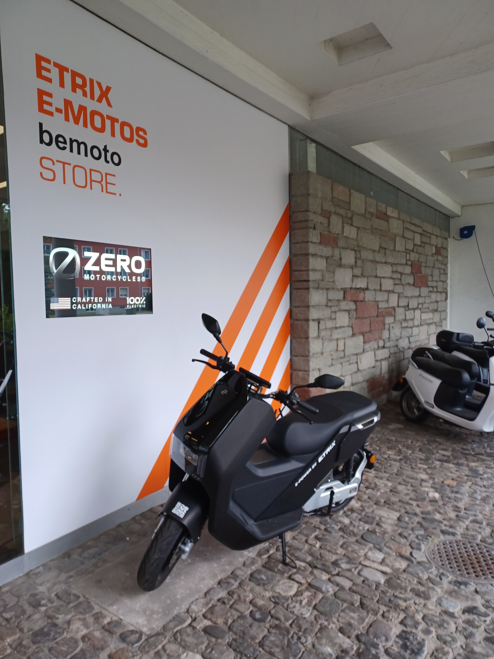 ECOOTER by etrix.ch Kat A1-showroom-element-1