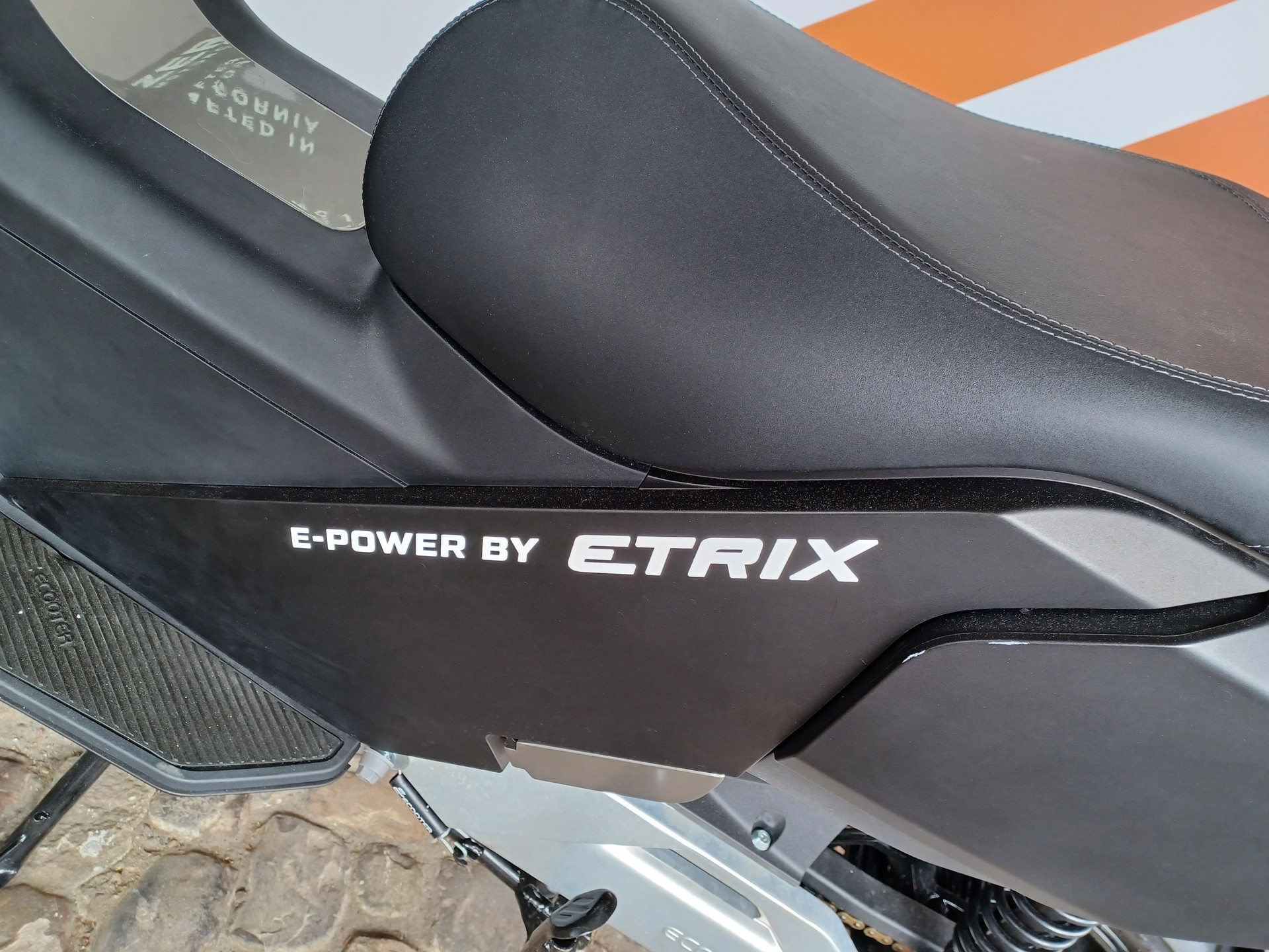 ECOOTER by etrix.ch Kat A1-showroom-element-2