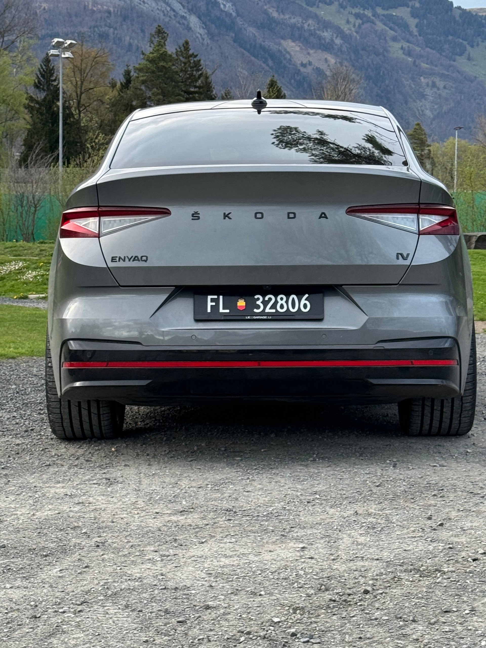 SKODA Enyaq Coupé RS iV 80 4x4-image-1