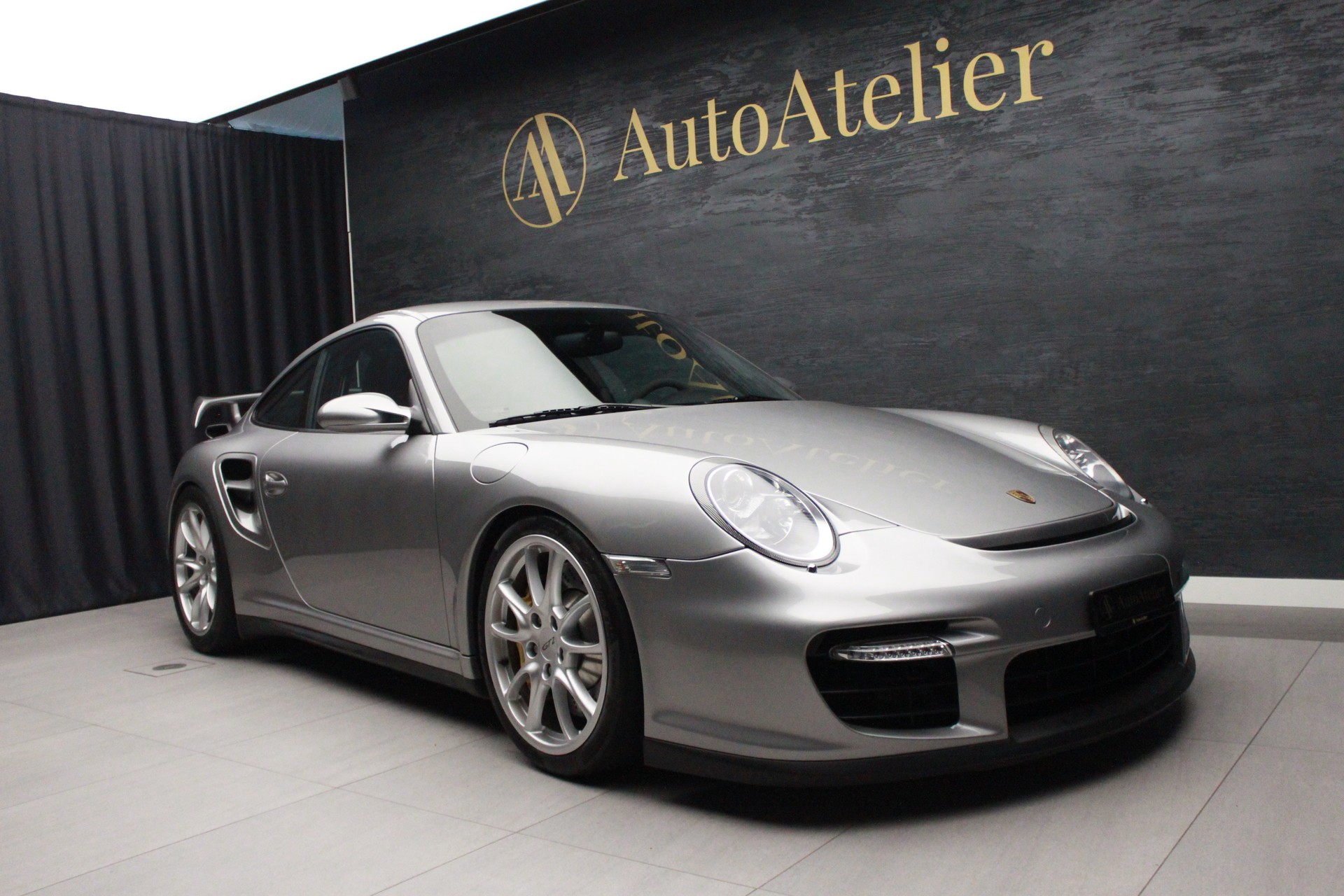 PORSCHE 911 GT2-image-1