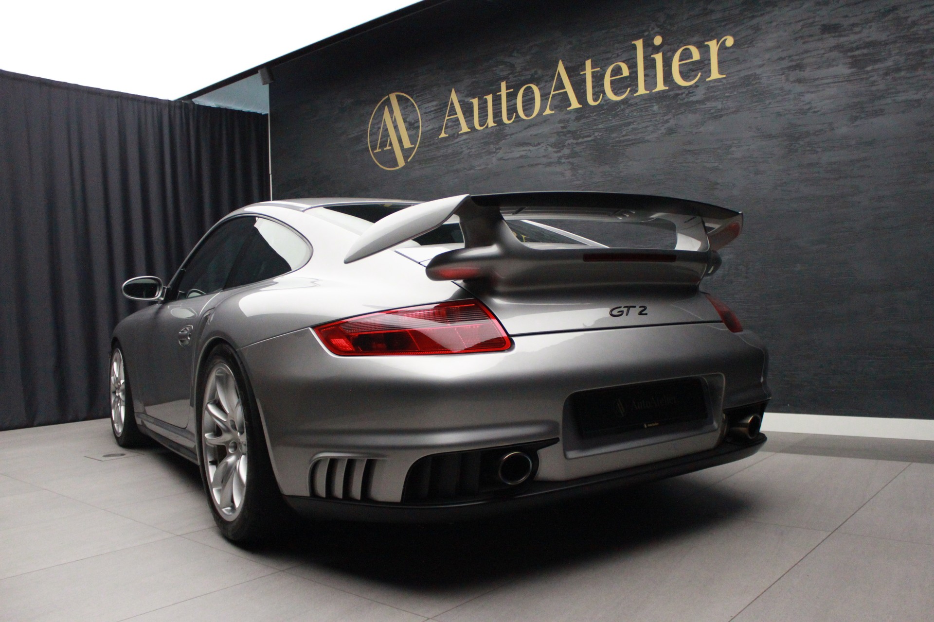 PORSCHE 911 GT2-image-7