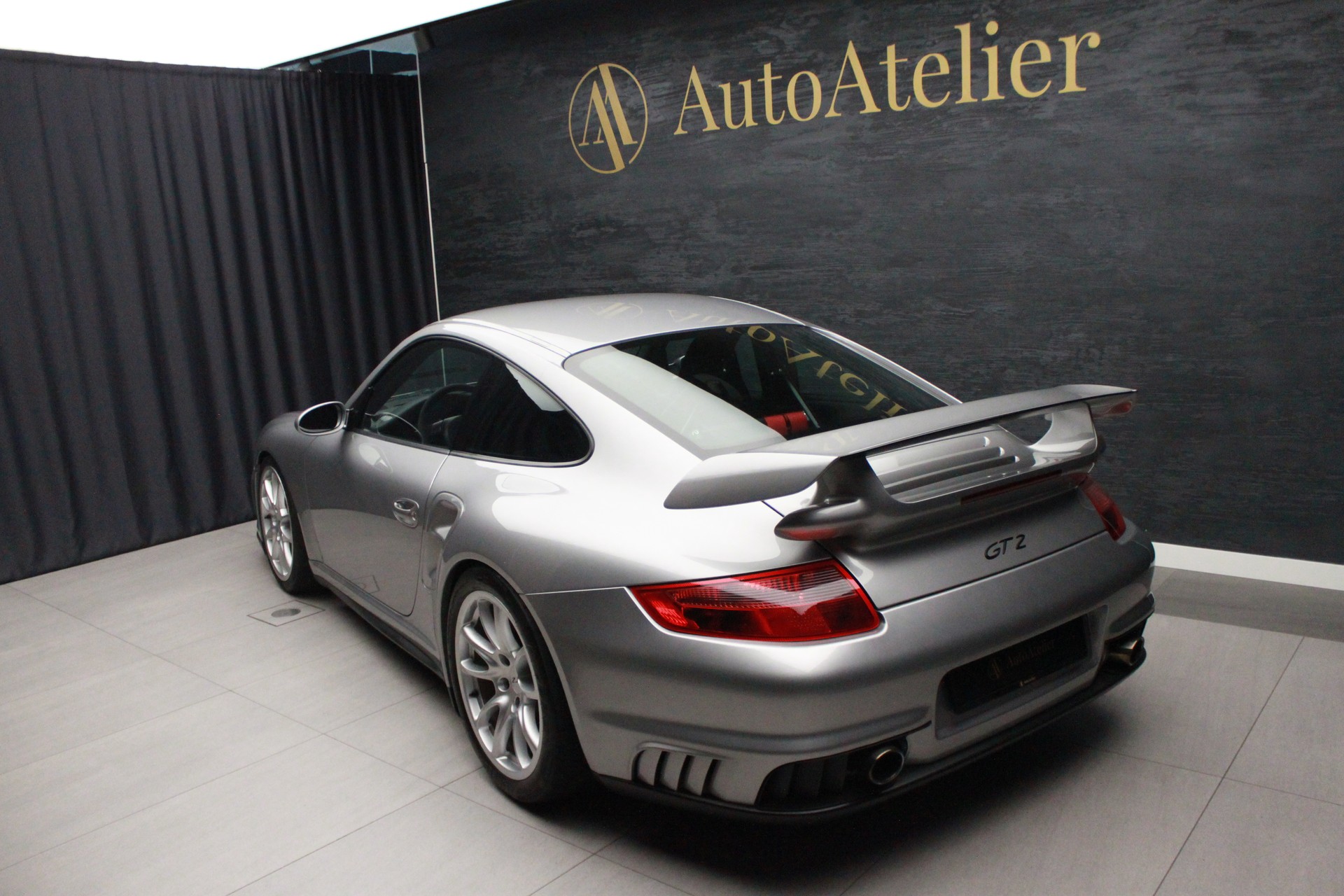 PORSCHE 911 GT2-image-8