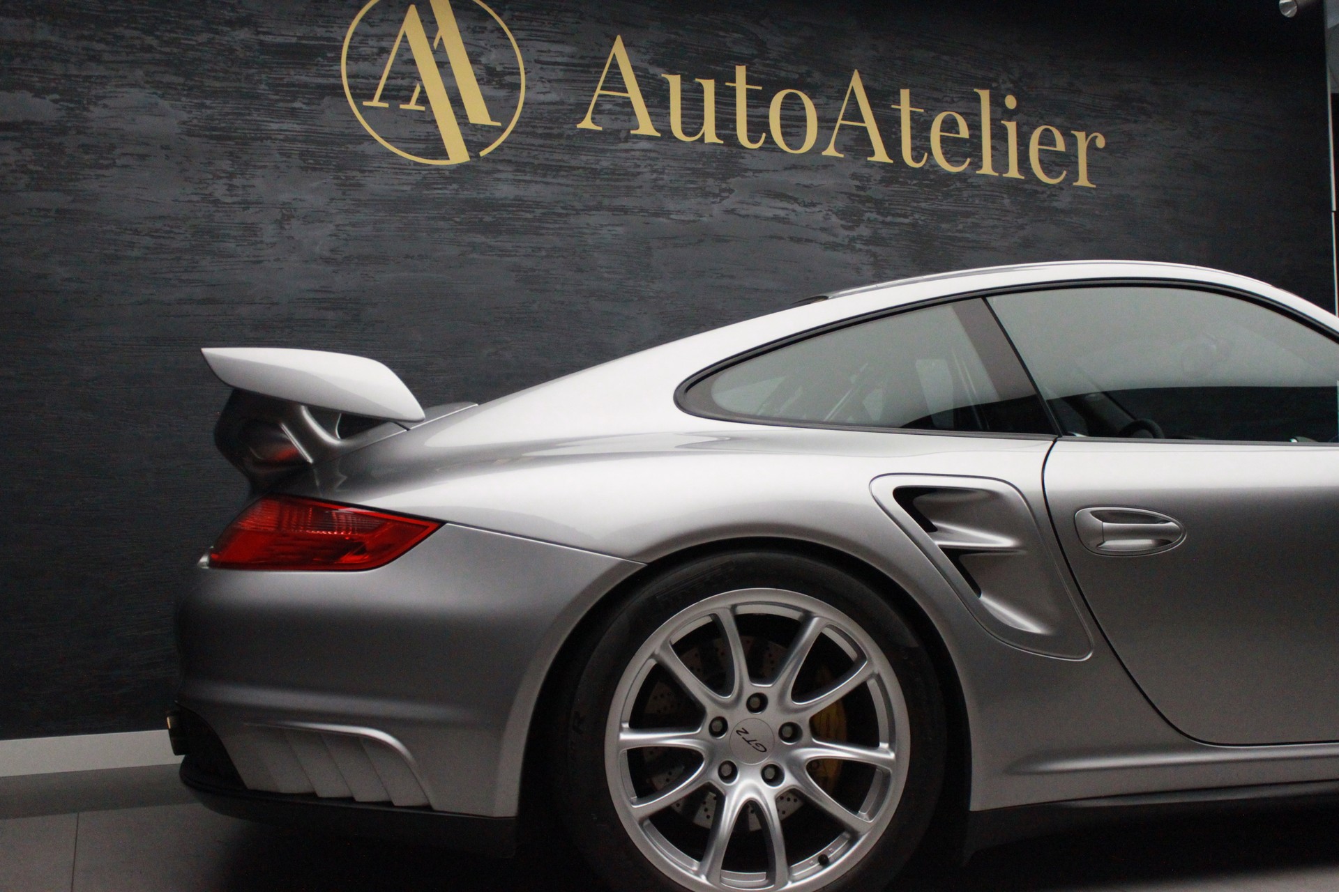 PORSCHE 911 GT2-image-6