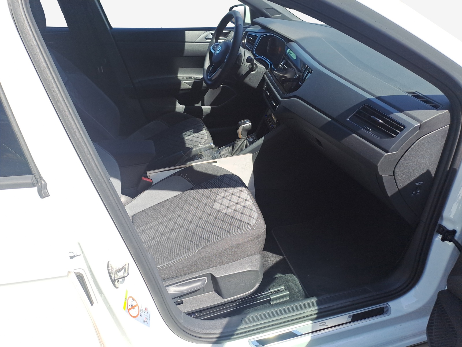 VW Polo 1.0 TSI R-Line DSG-image-14