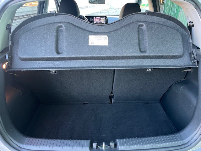 HYUNDAI i10 1.2 Launch Automat-image-14