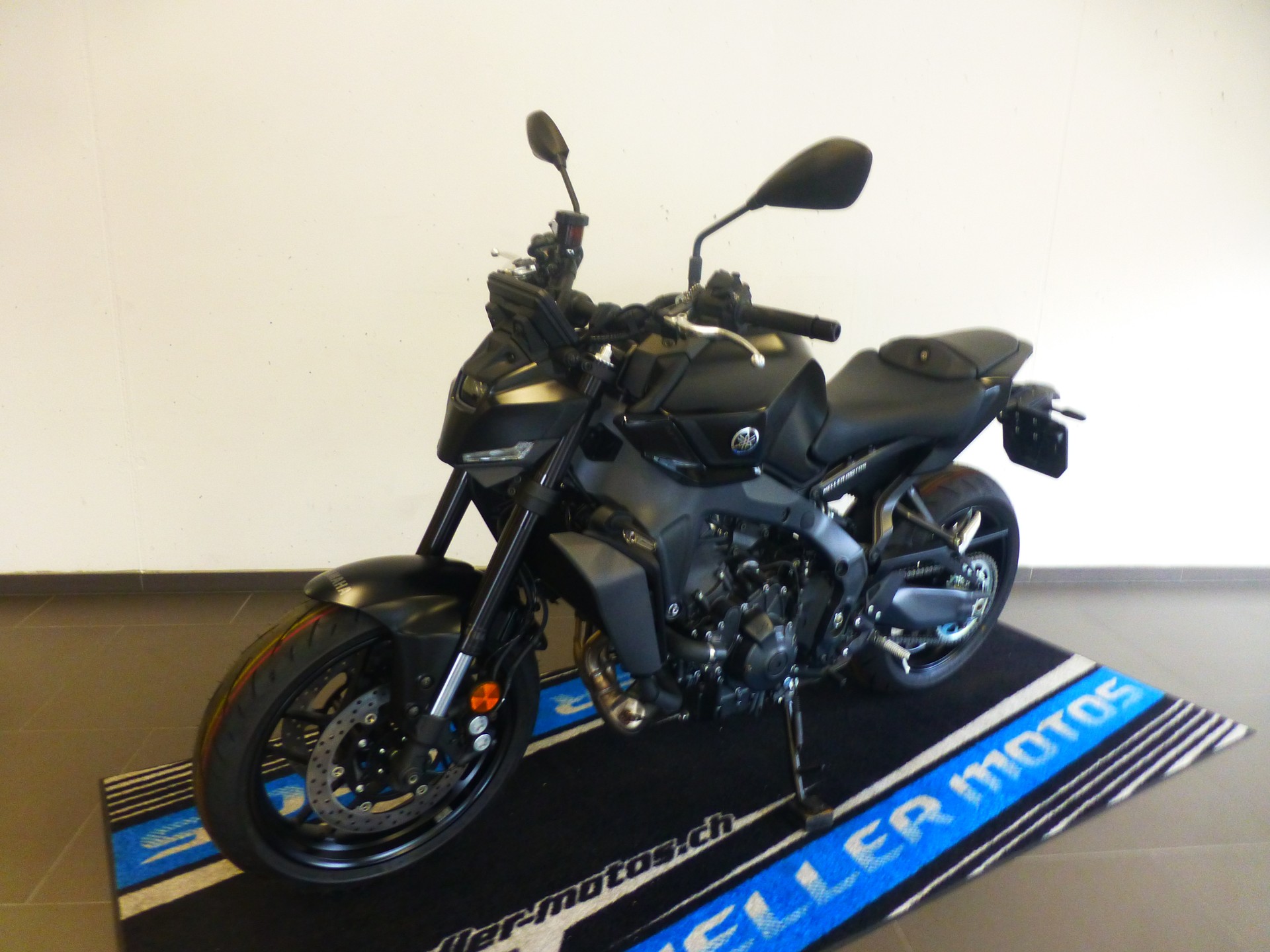 YAMAHA MT-09-image-6