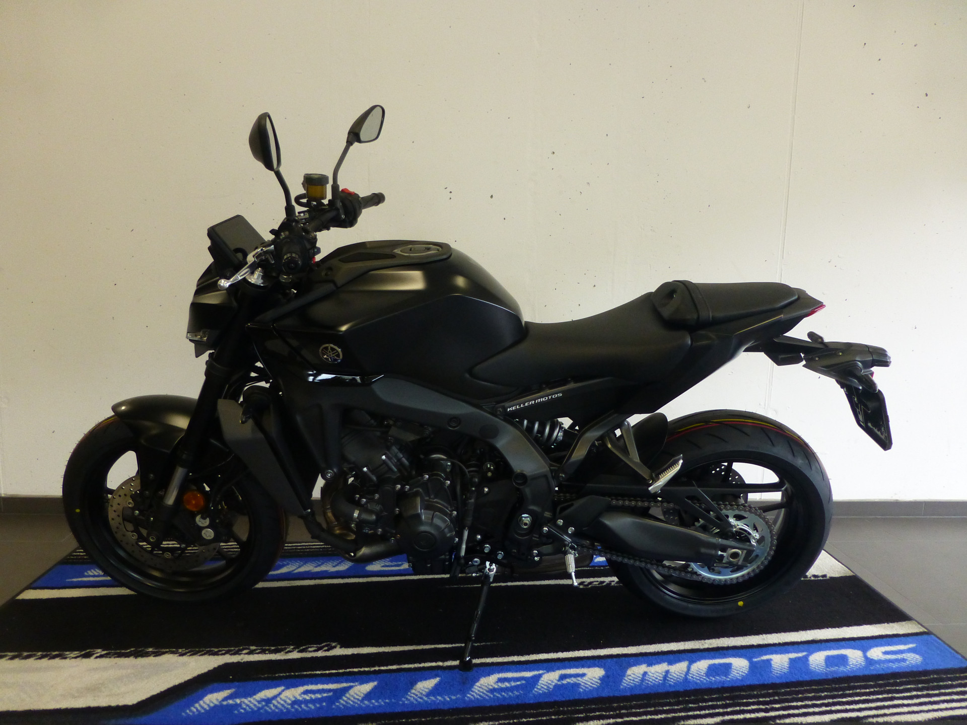 YAMAHA MT-09-showroom-element-2