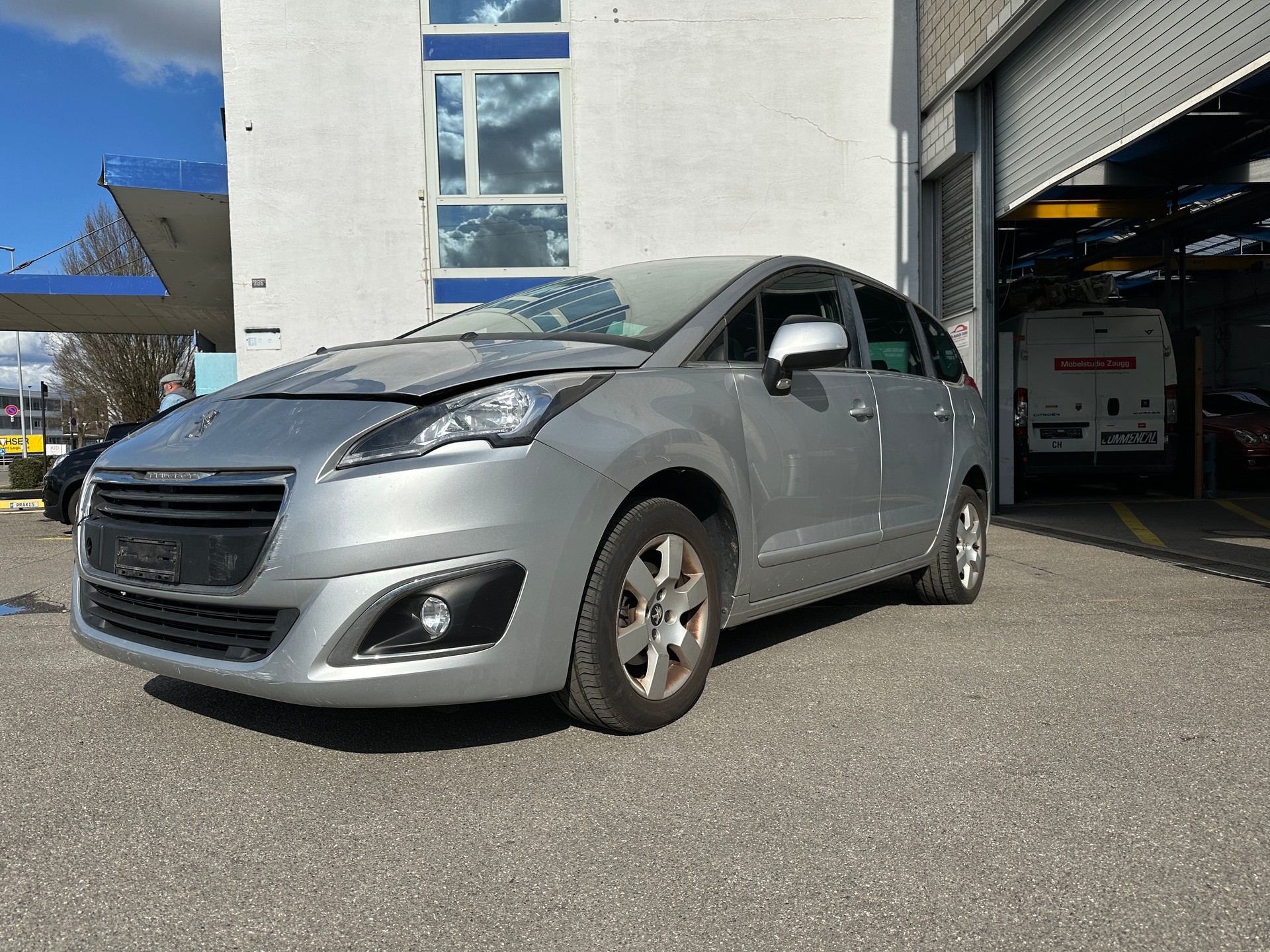 PEUGEOT 5008 1.6 16V VTI Active-image-0