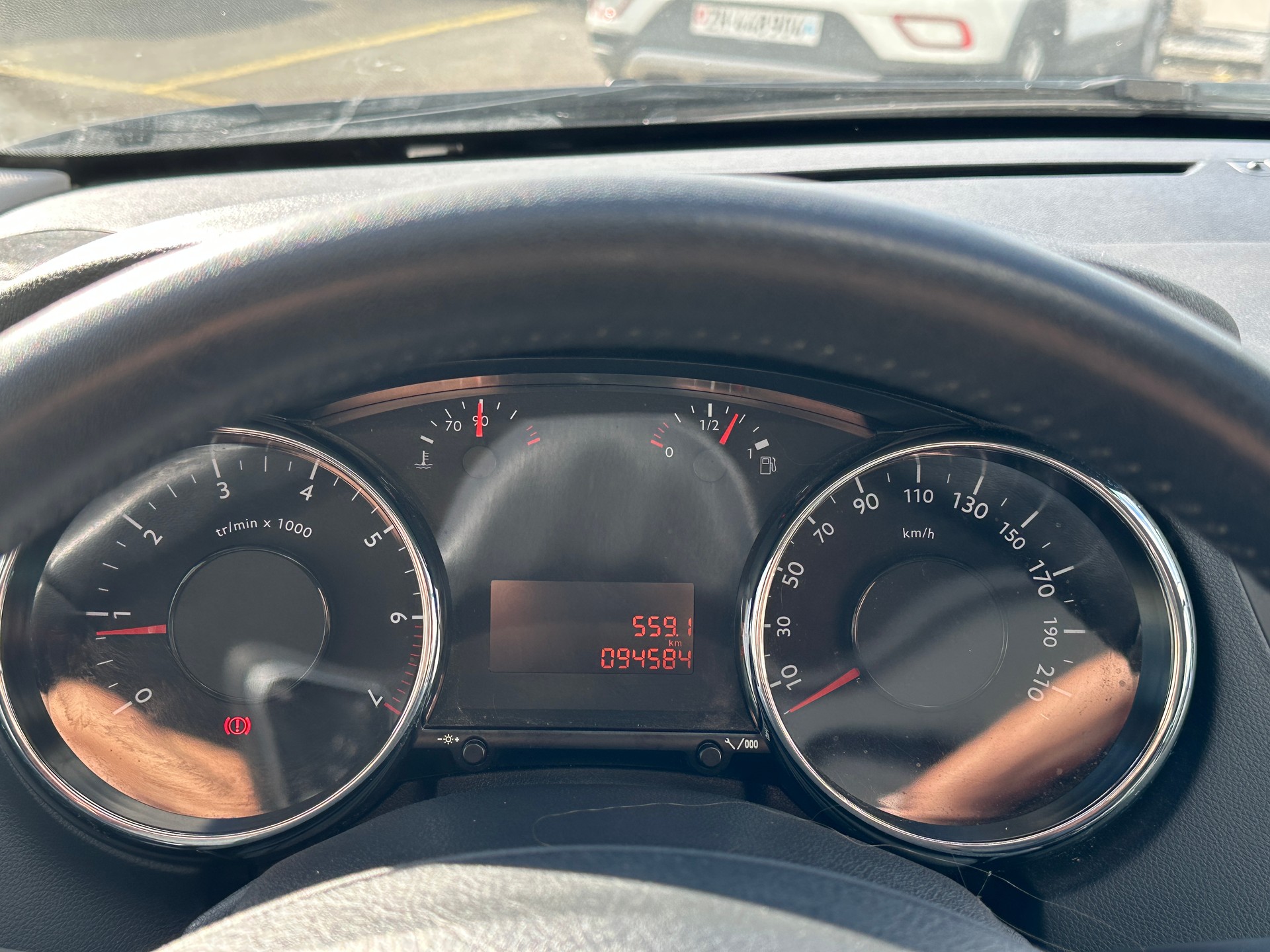 PEUGEOT 5008 1.6 16V VTI Active-image-10