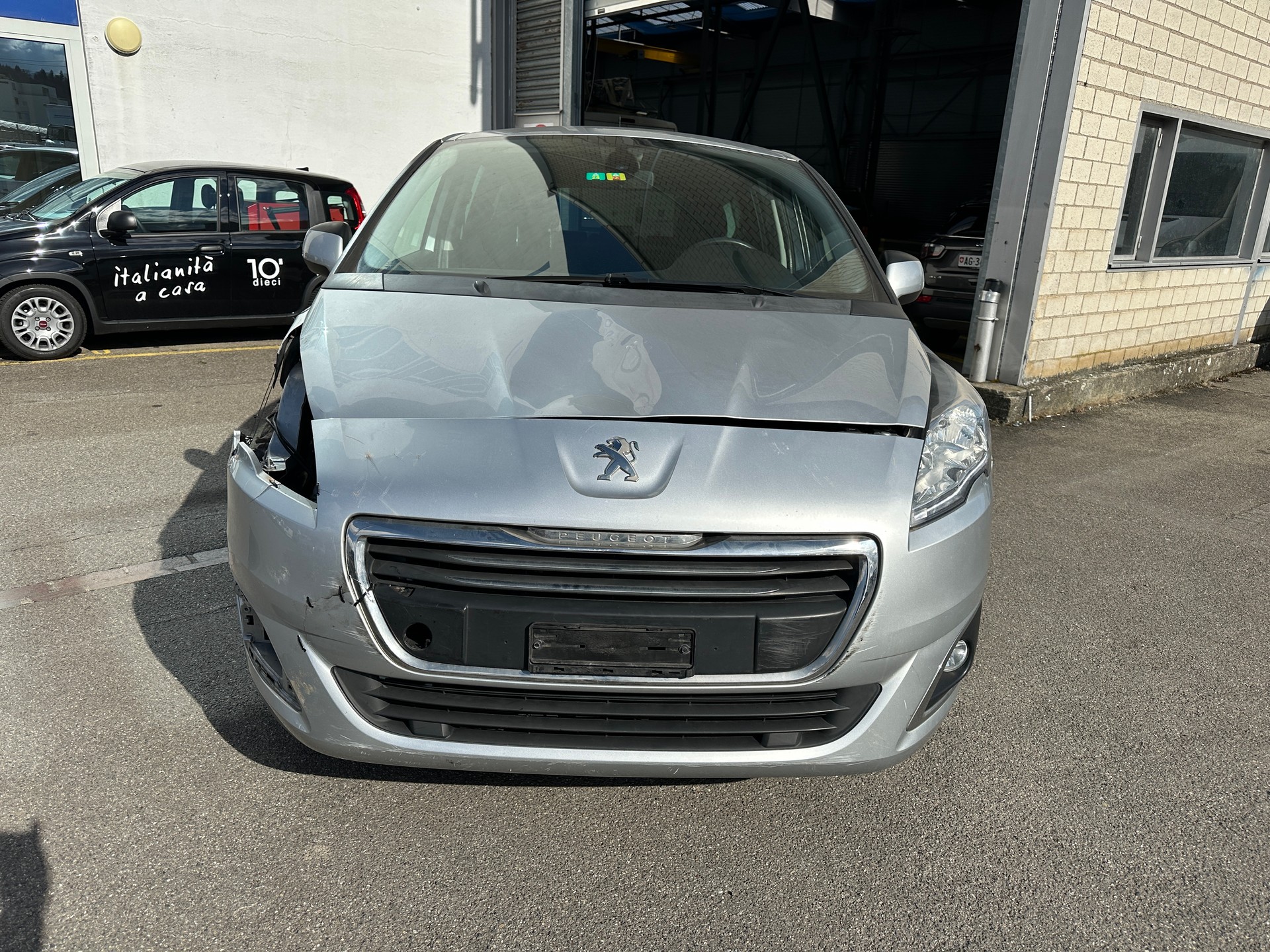 PEUGEOT 5008 1.6 16V VTI Active-image-1