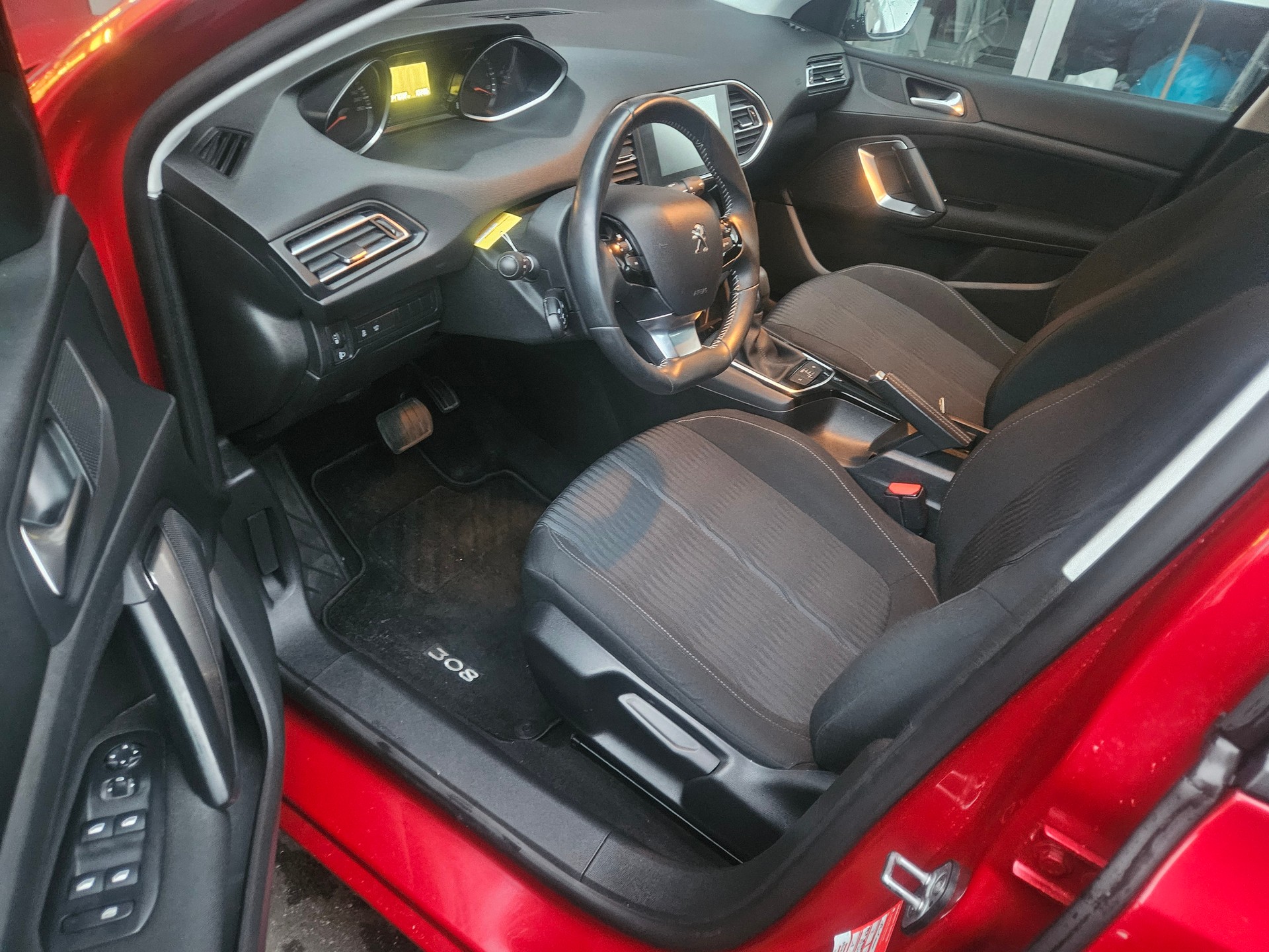 PEUGEOT 308 1.6 BlueHDI Active Automatic-image-6