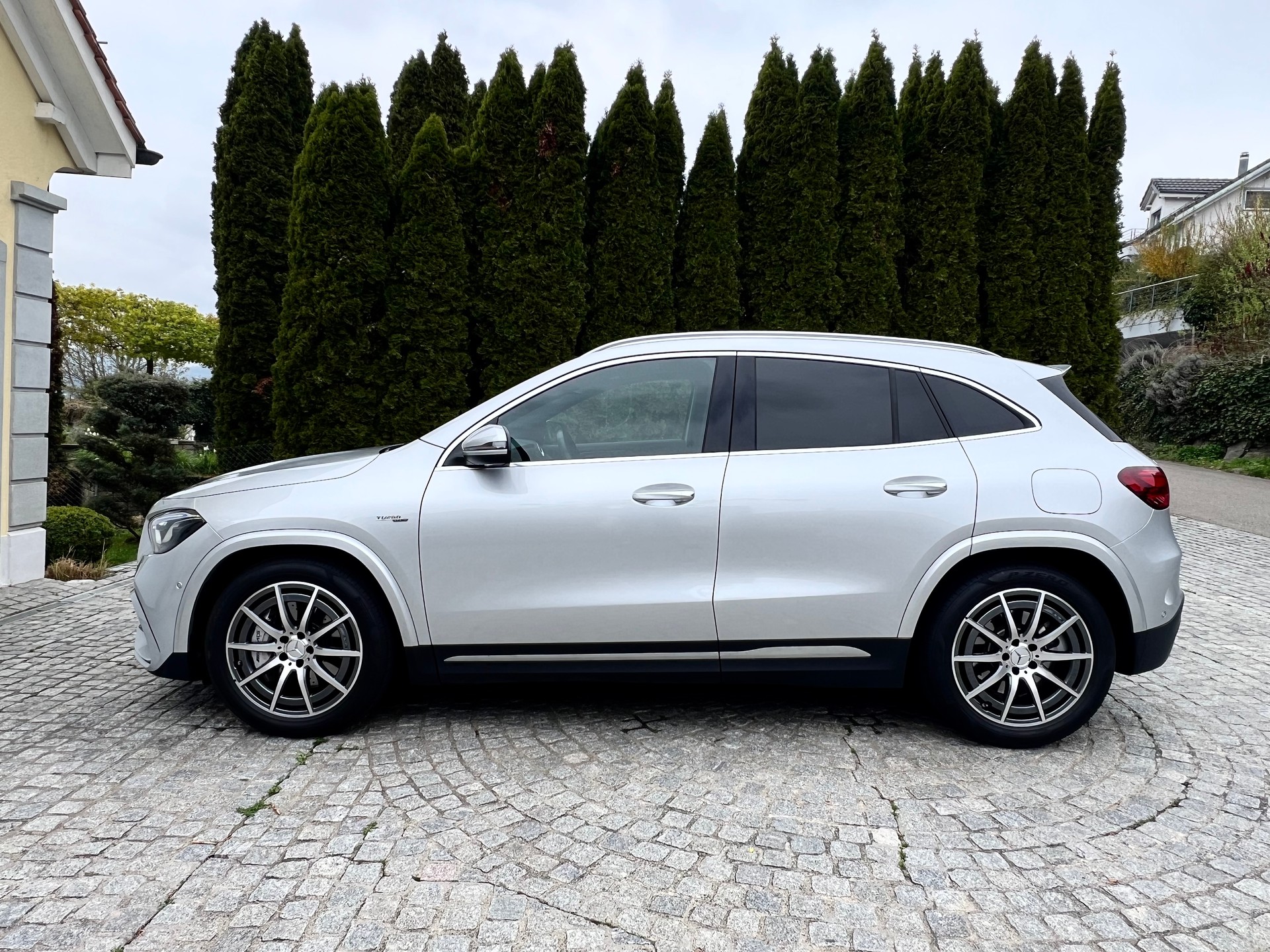 MERCEDES-BENZ GLA 35 AMG 4Matic 8G-Speedshift DCT-showroom-element-2
