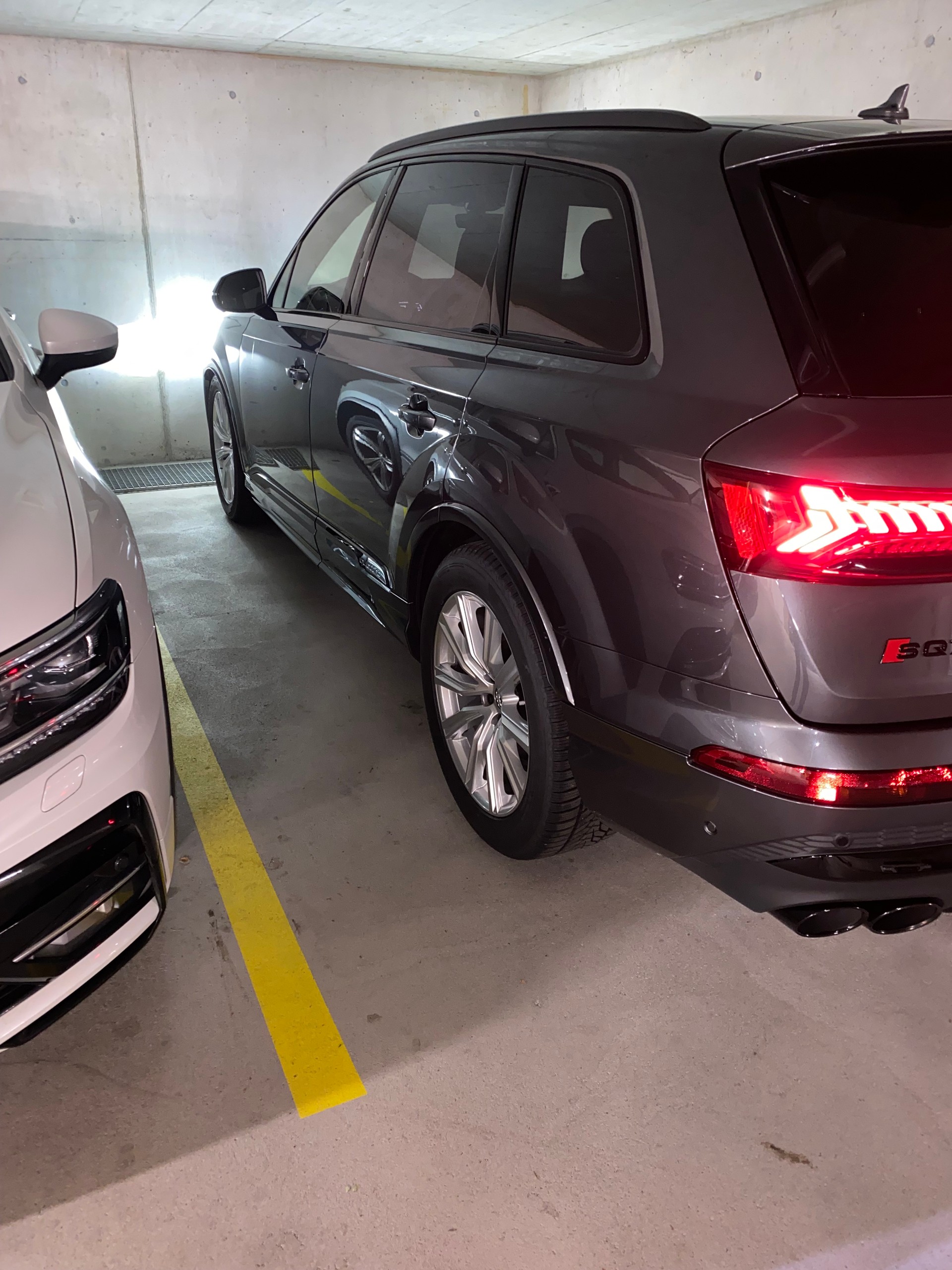 AUDI SQ7 4.0 TDI quattro tiptronic-image-15
