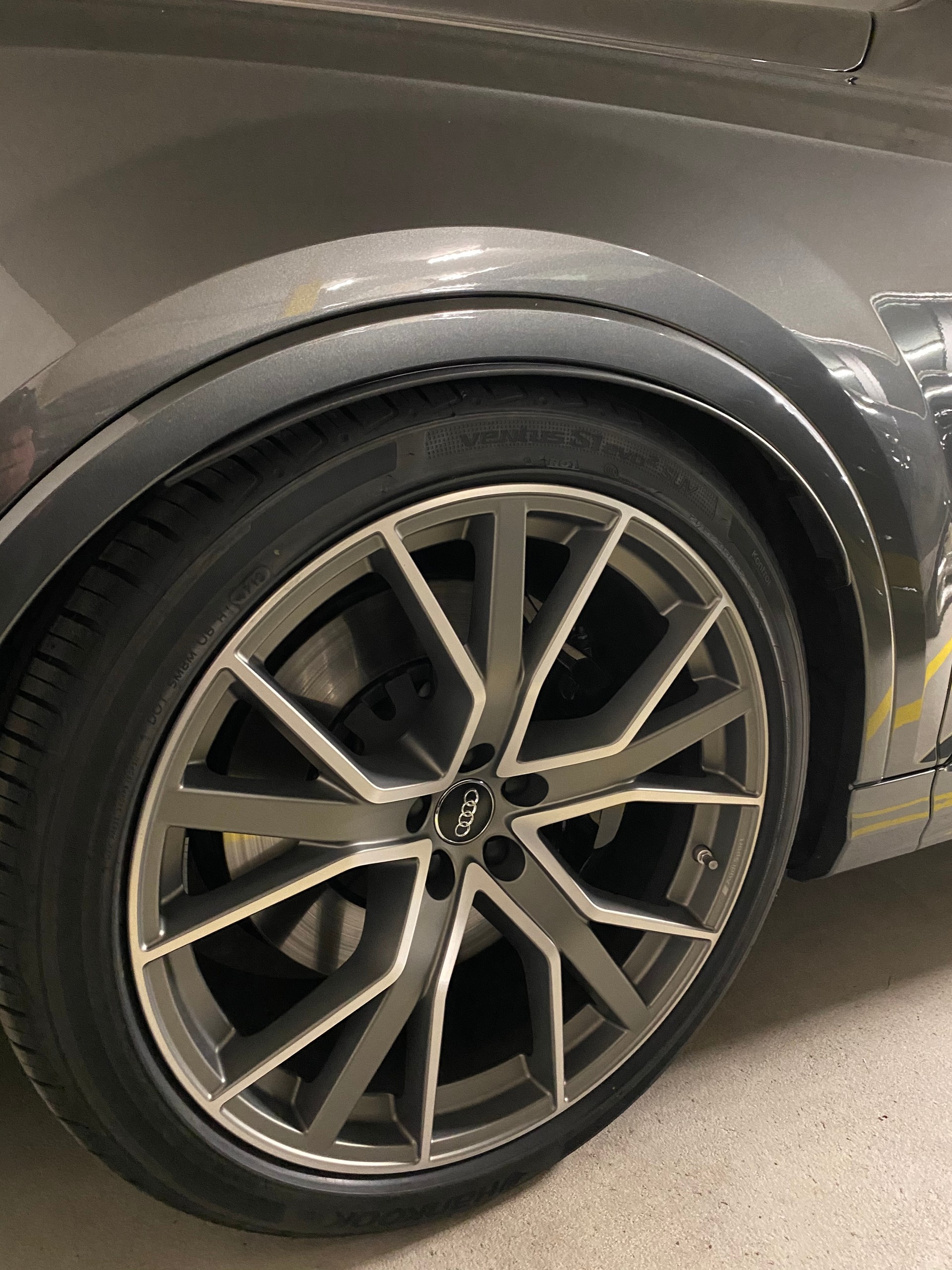 AUDI SQ7 4.0 TDI quattro tiptronic-image-14