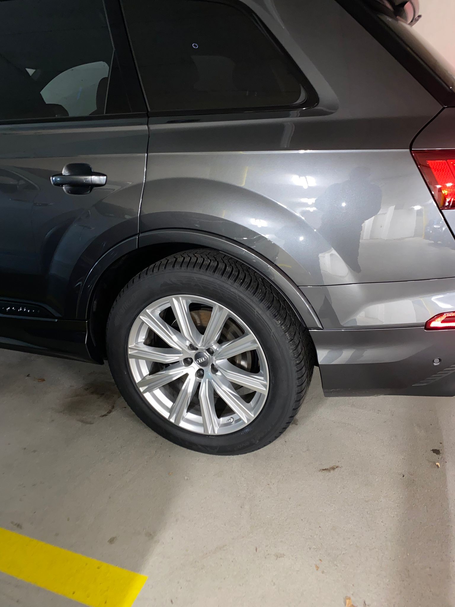 AUDI SQ7 4.0 TDI quattro tiptronic-image-16