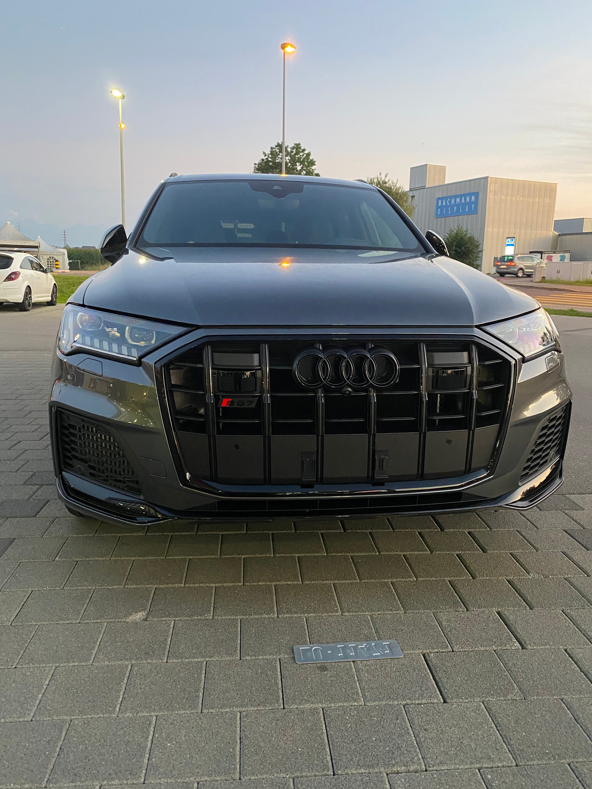 AUDI SQ7 4.0 TDI quattro tiptronic-image-1