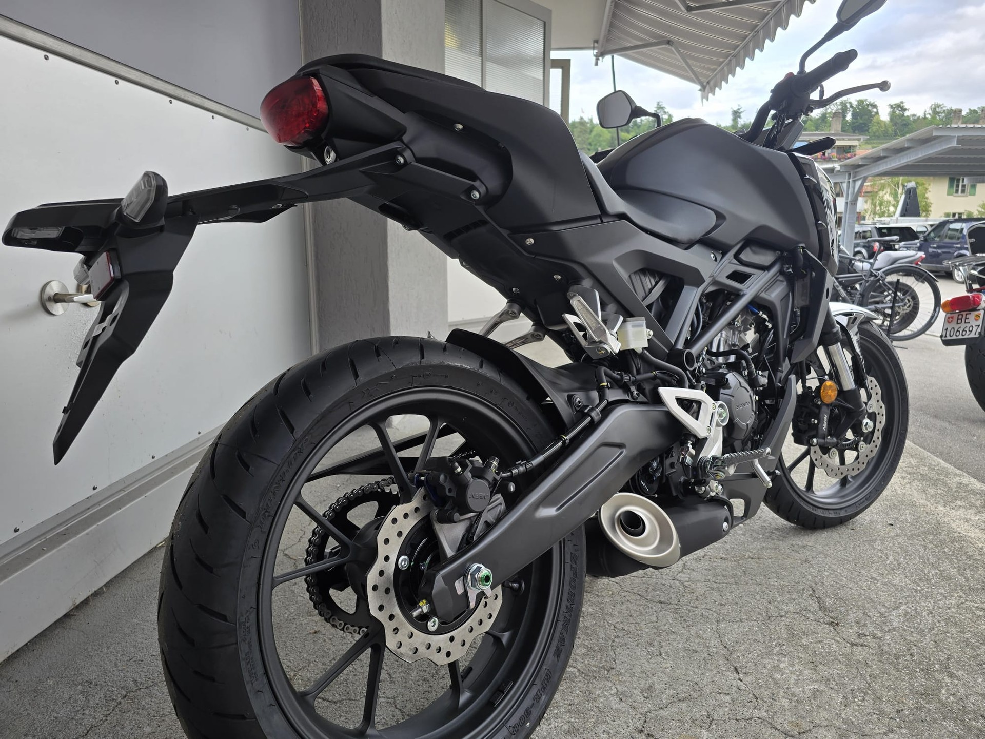 HONDA CB 125 R-showroom-element-2