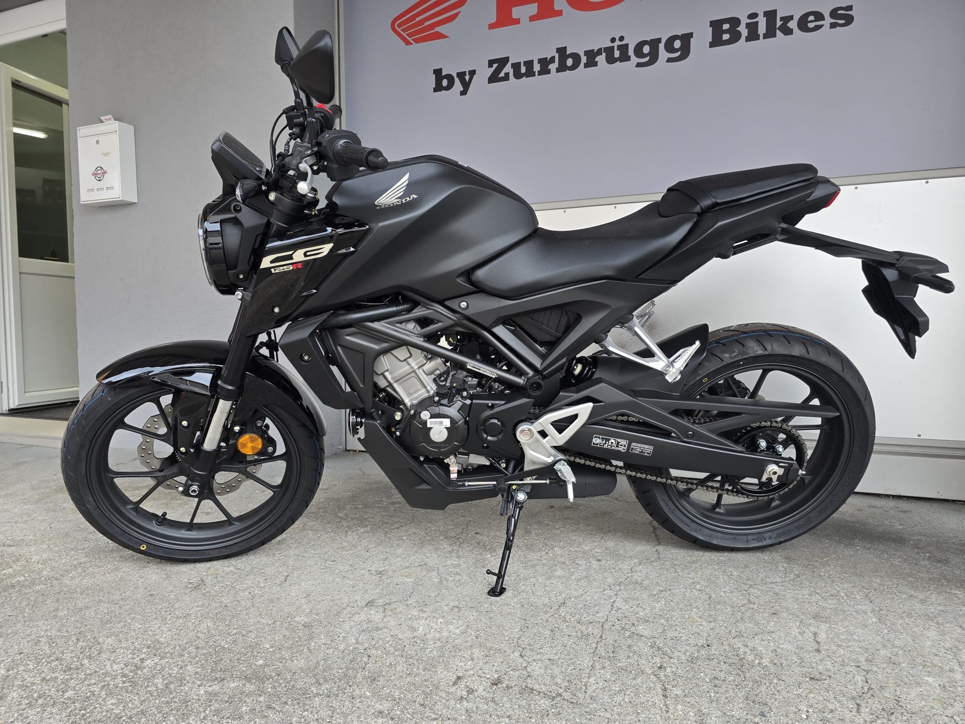 HONDA CB 125 R-showroom-element-1