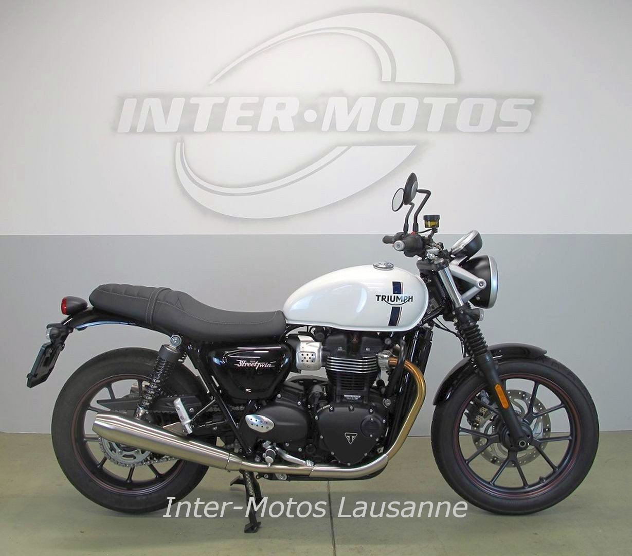 TRIUMPH STREET TWIN