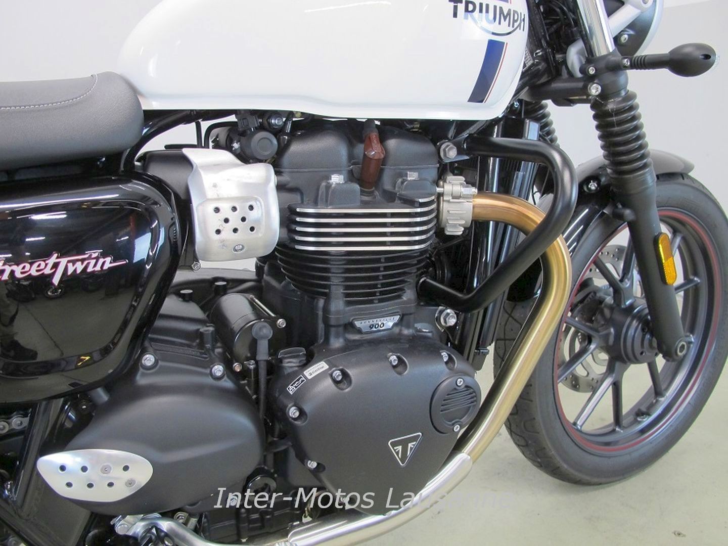 TRIUMPH STREET TWIN-image-7