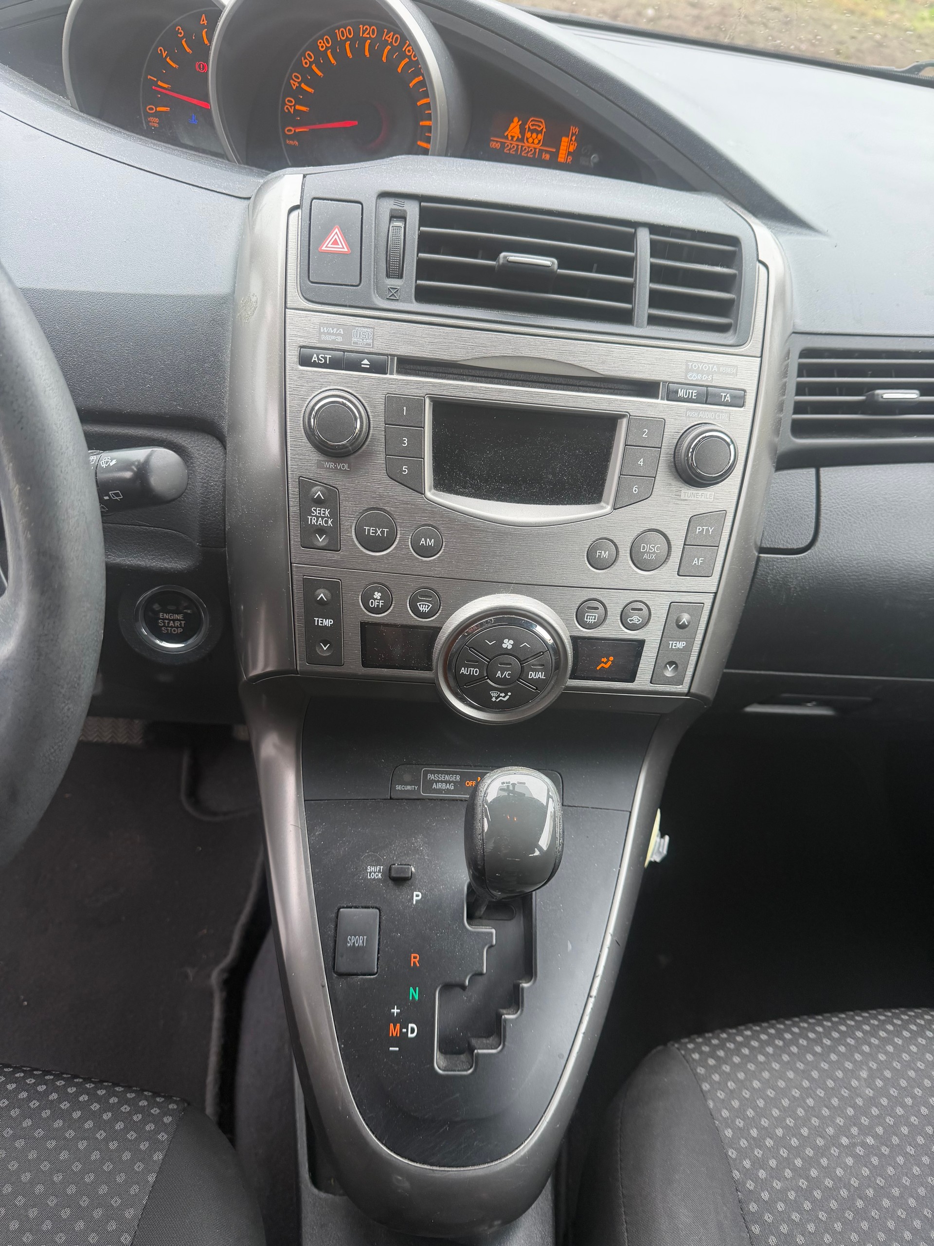 TOYOTA Verso 2.2 D-CAT Linea Luna Automatic-image-8