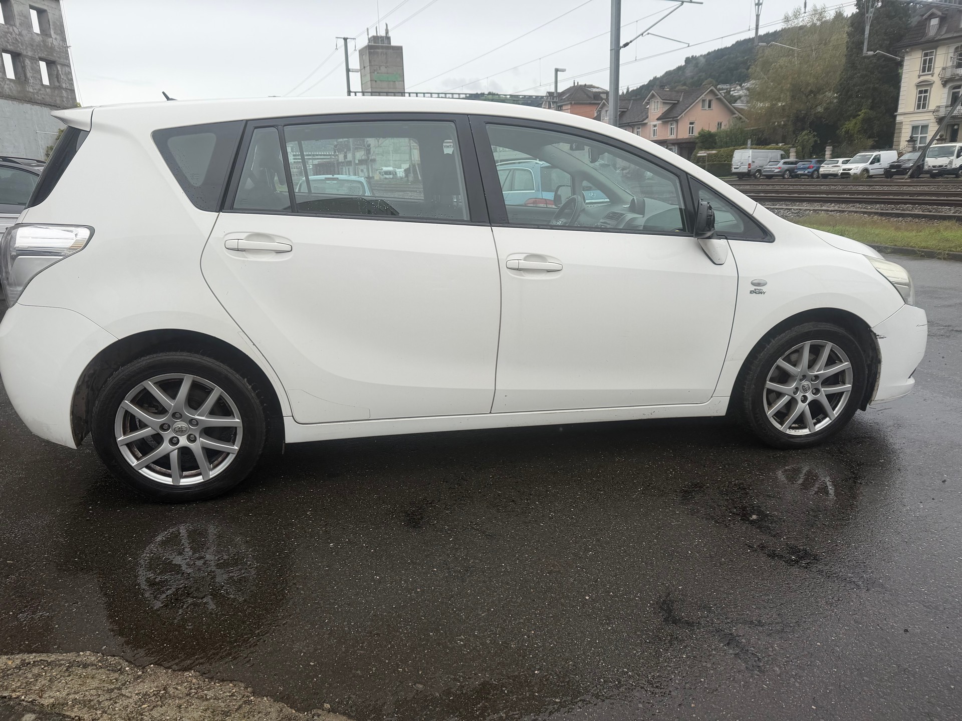TOYOTA Verso 2.2 D-CAT Linea Luna Automatic-image-5