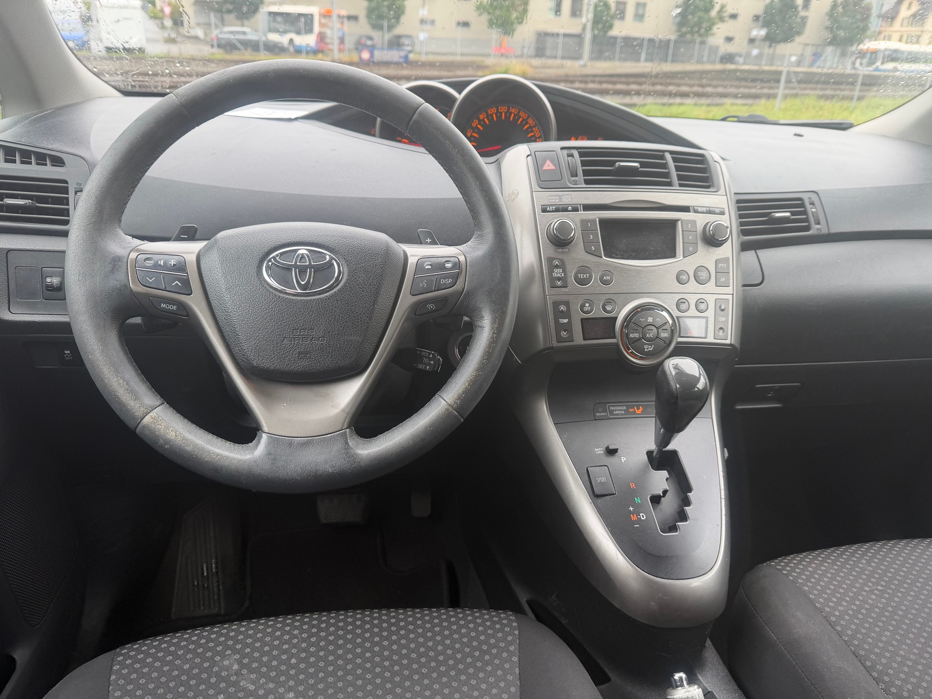 TOYOTA Verso 2.2 D-CAT Linea Luna Automatic-image-10
