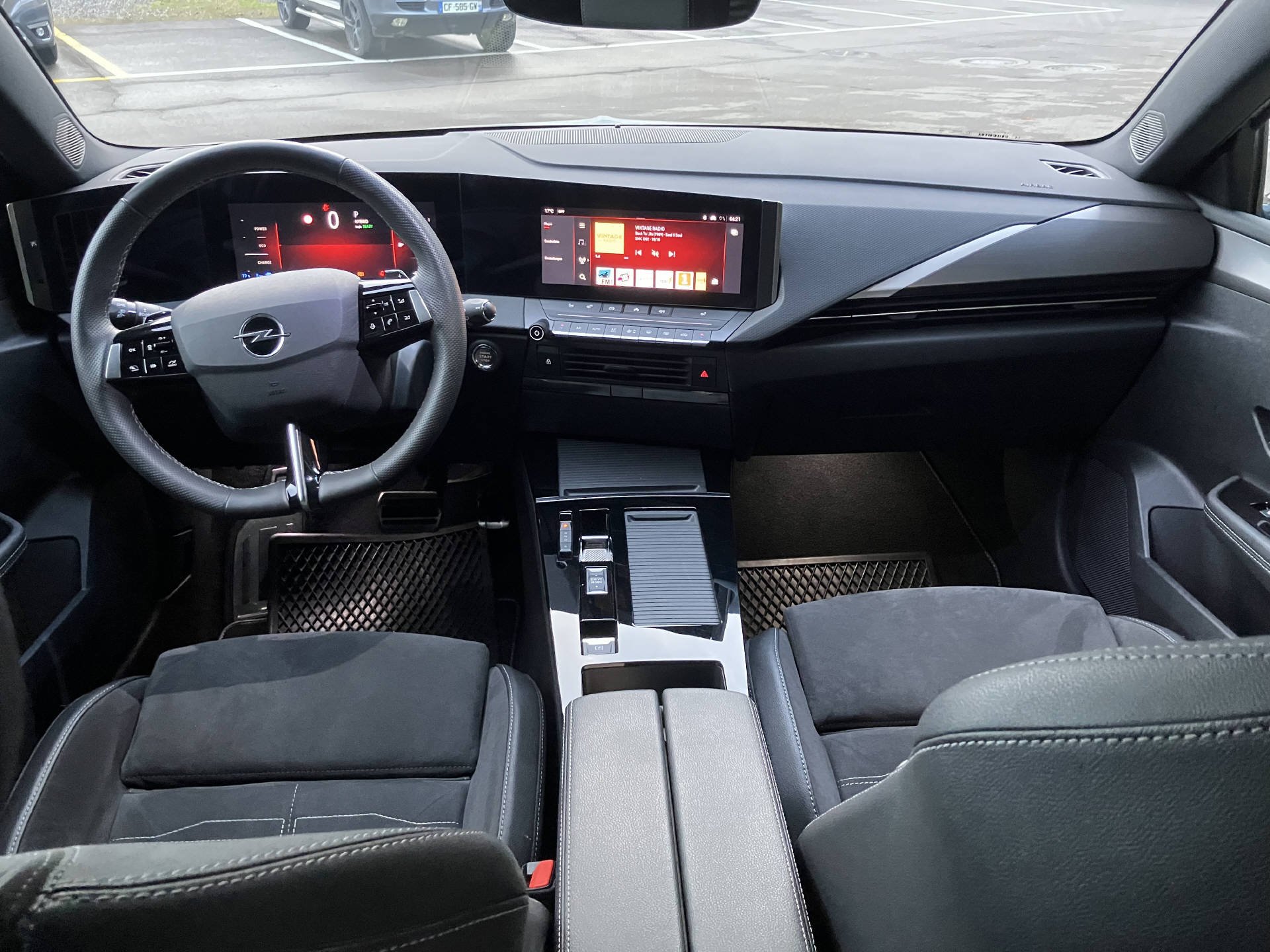 OPEL Astra 1.6 T PHEV 180 Swiss Plus-image-6